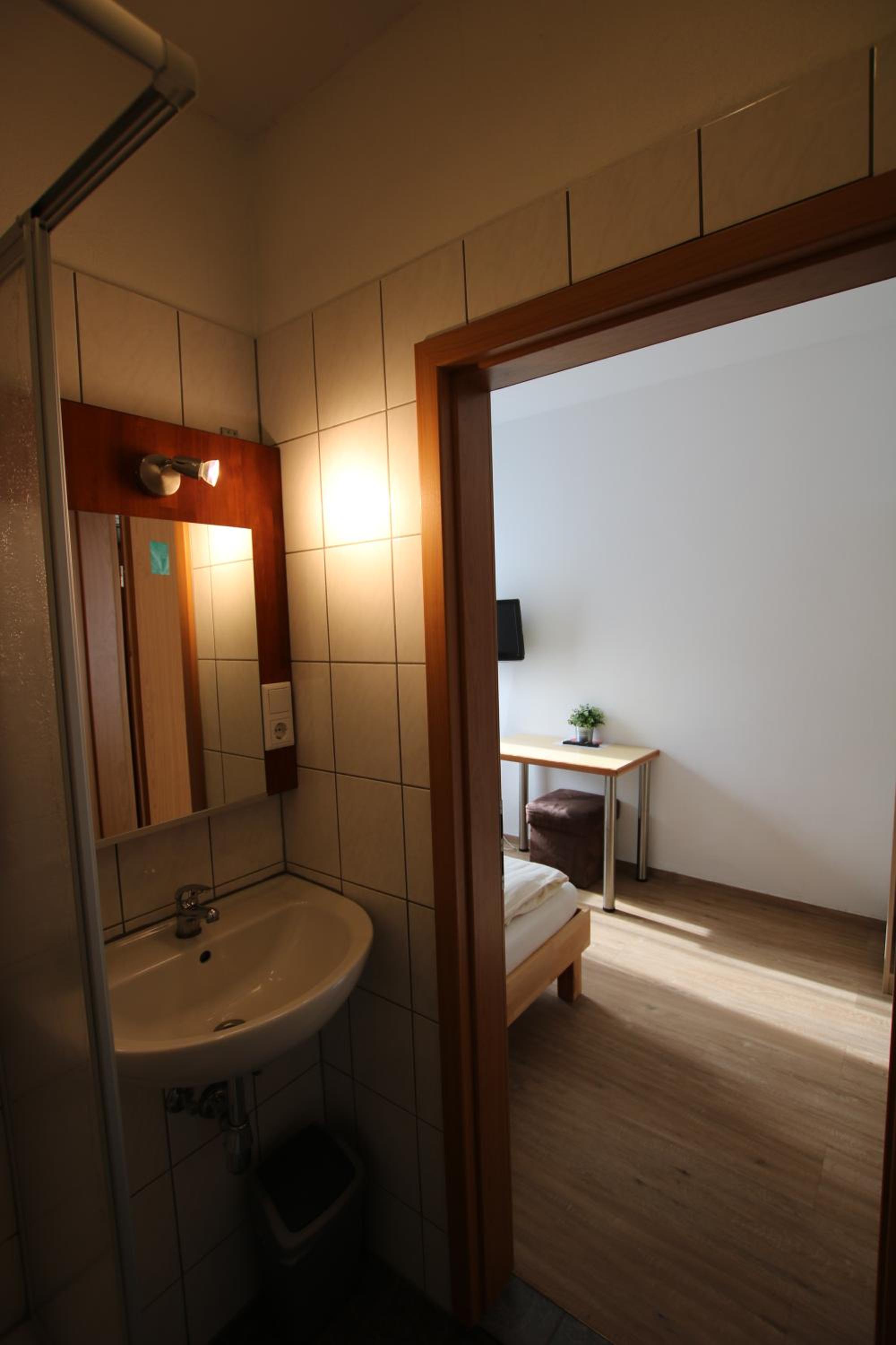 Double Room - Photo 8