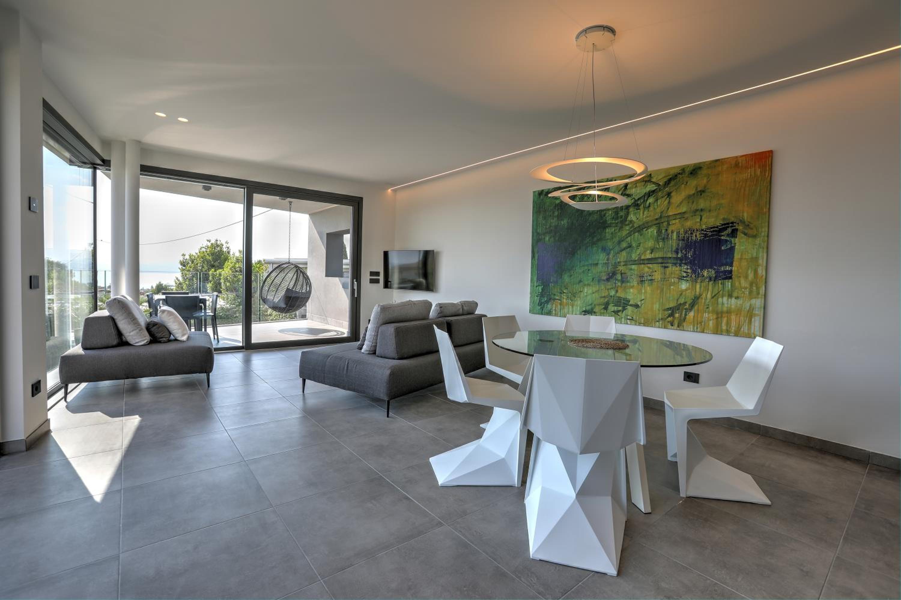 Apartment with Garden View