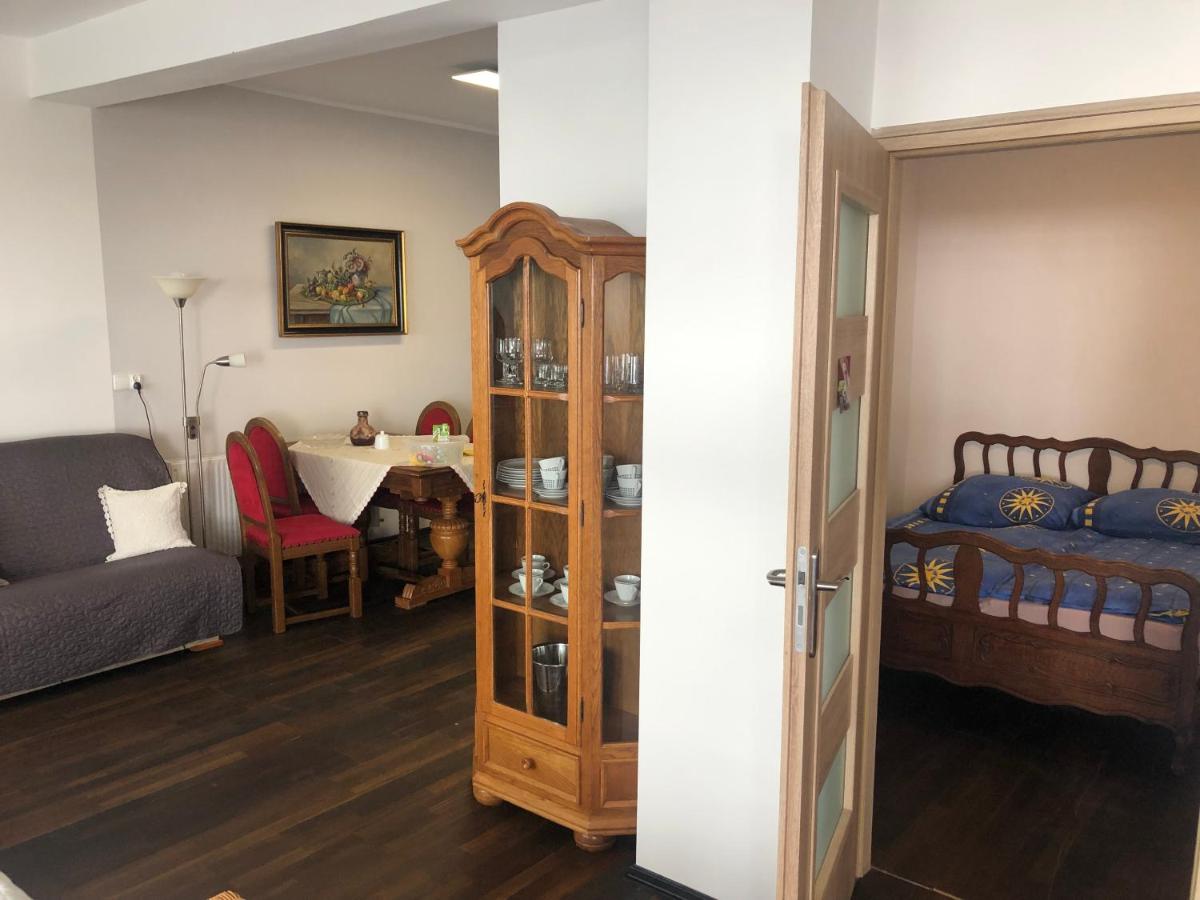 One-Bedroom Apartment - Photo 3