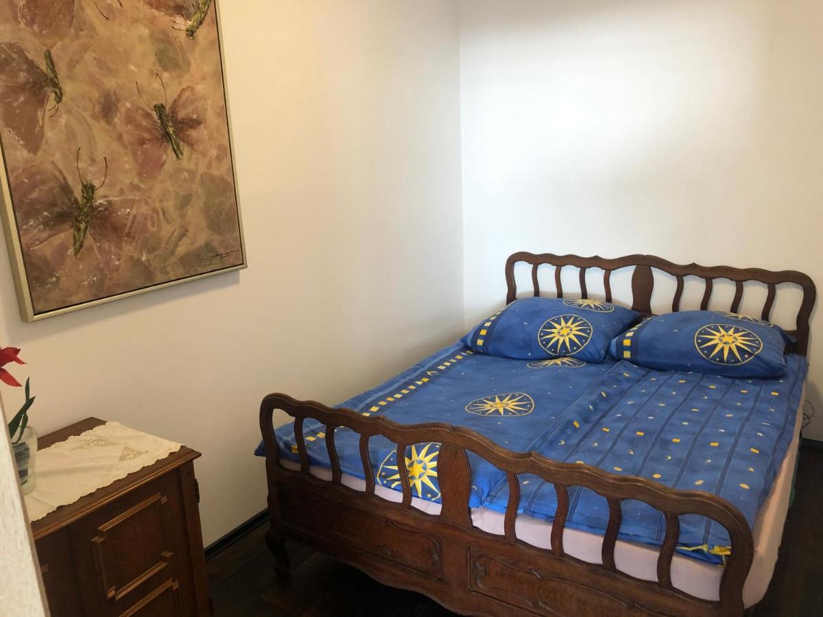 One-Bedroom Apartment - Photo 4