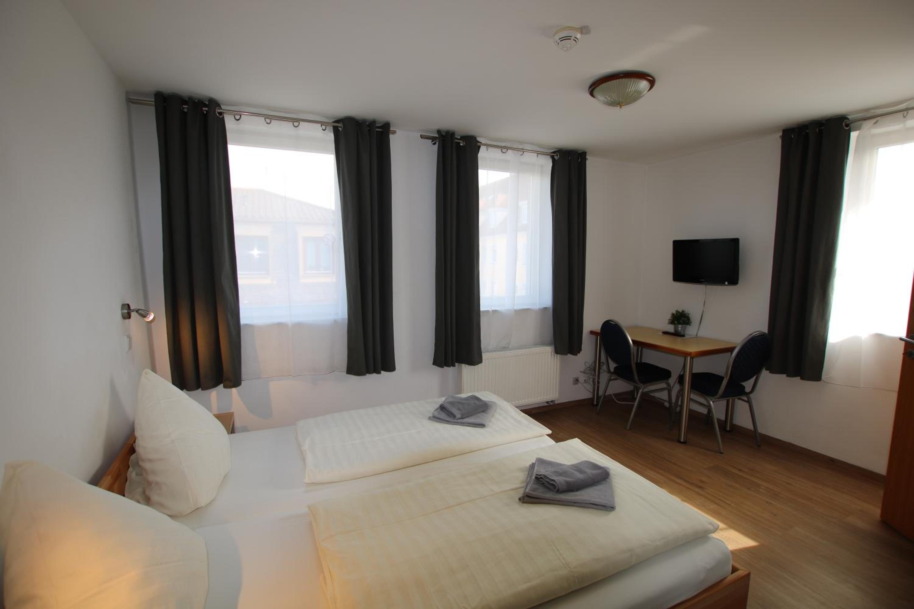 Double Room - Photo 3