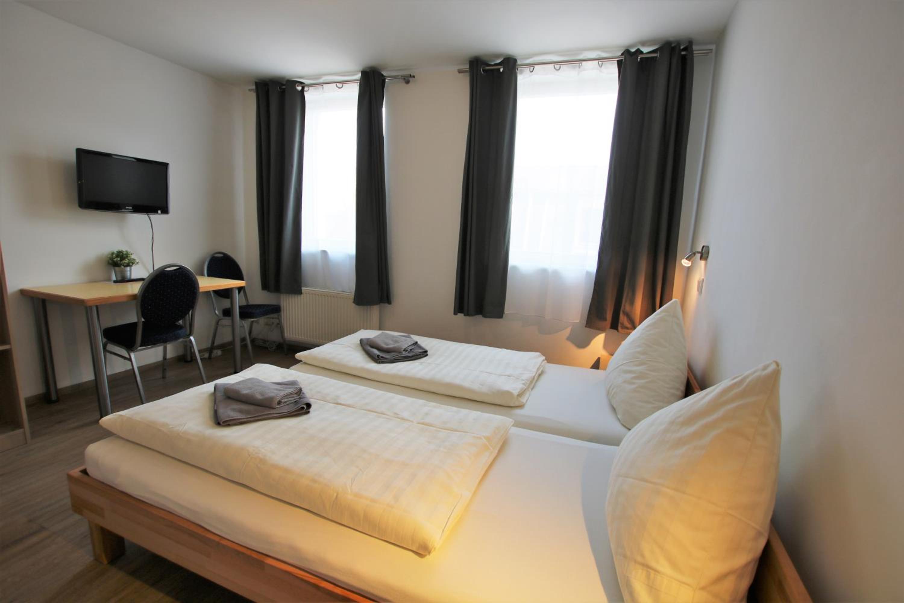 Double Room - Photo 5