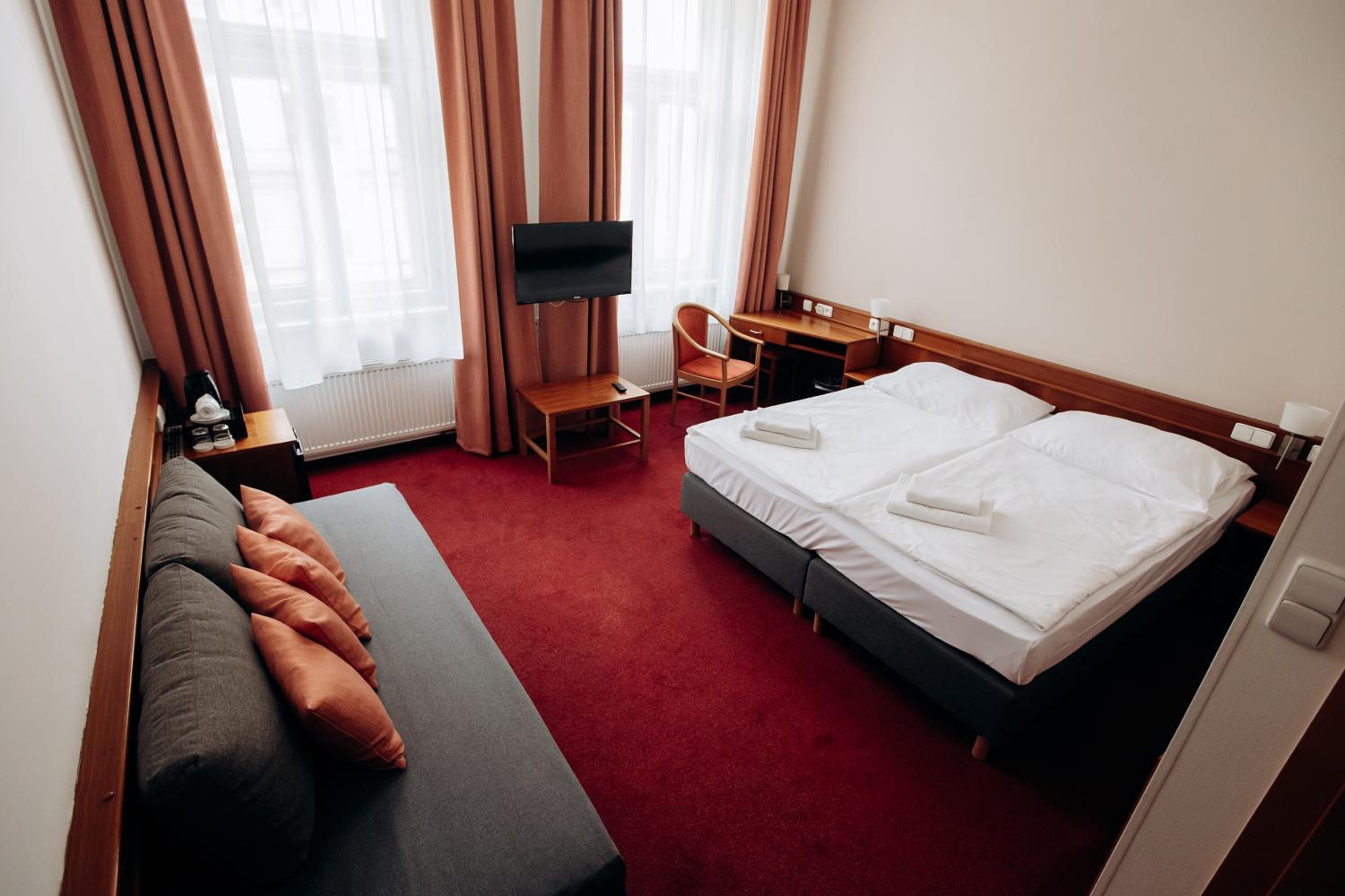 Triple Room