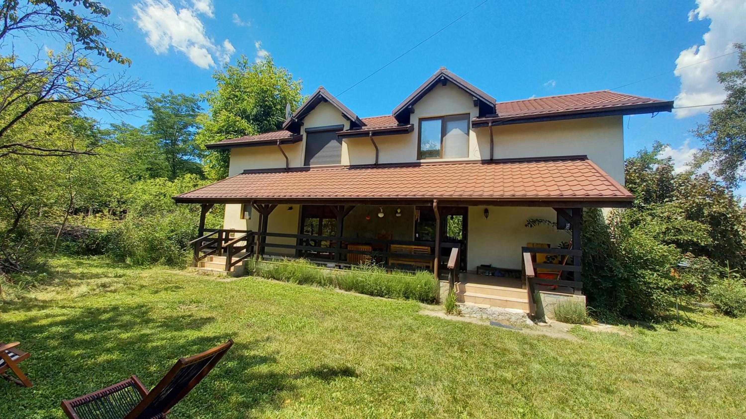 Four-Bedroom House photo 2