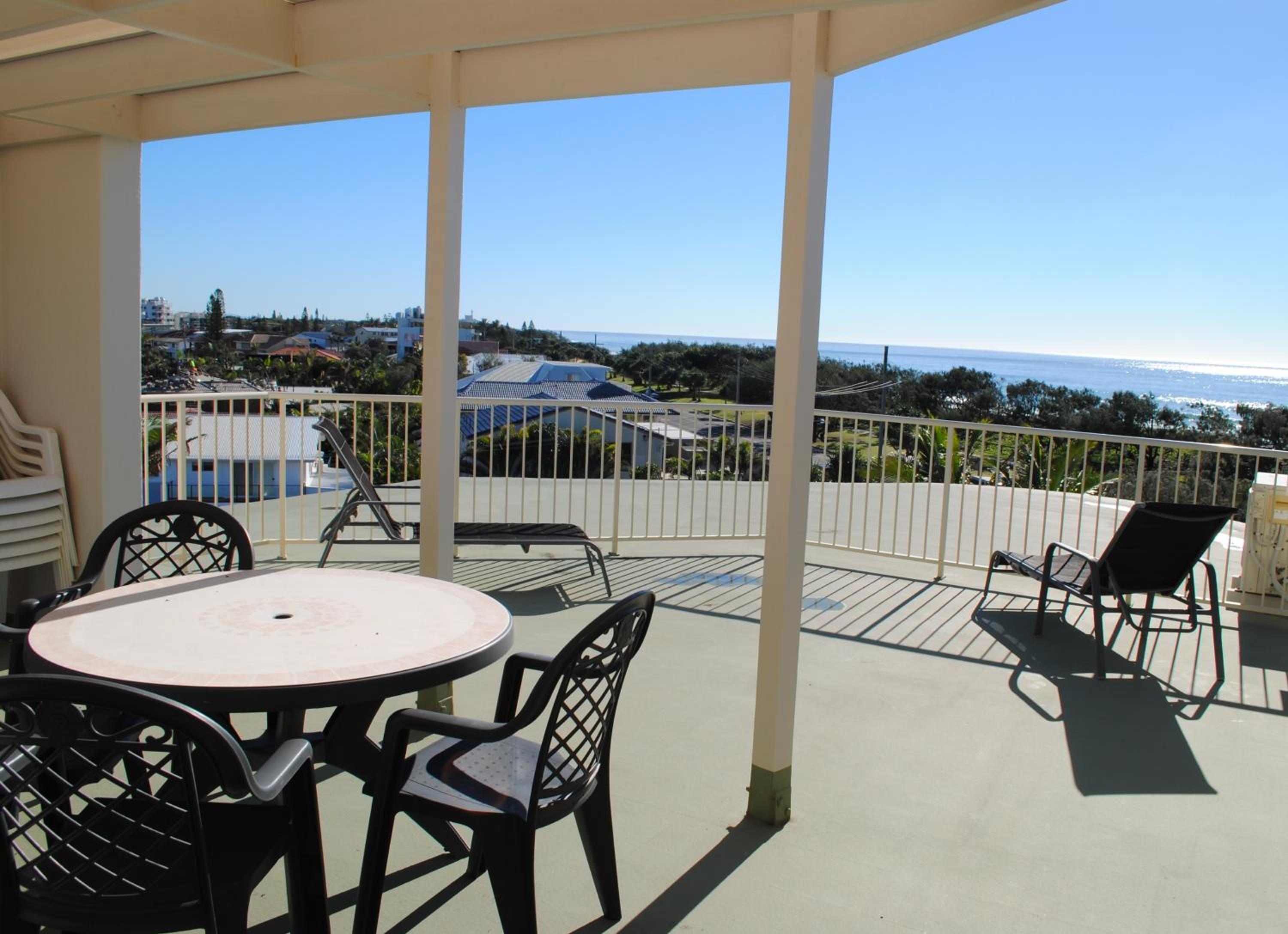 Three-Bedroom Apartment with Pool View photo 3