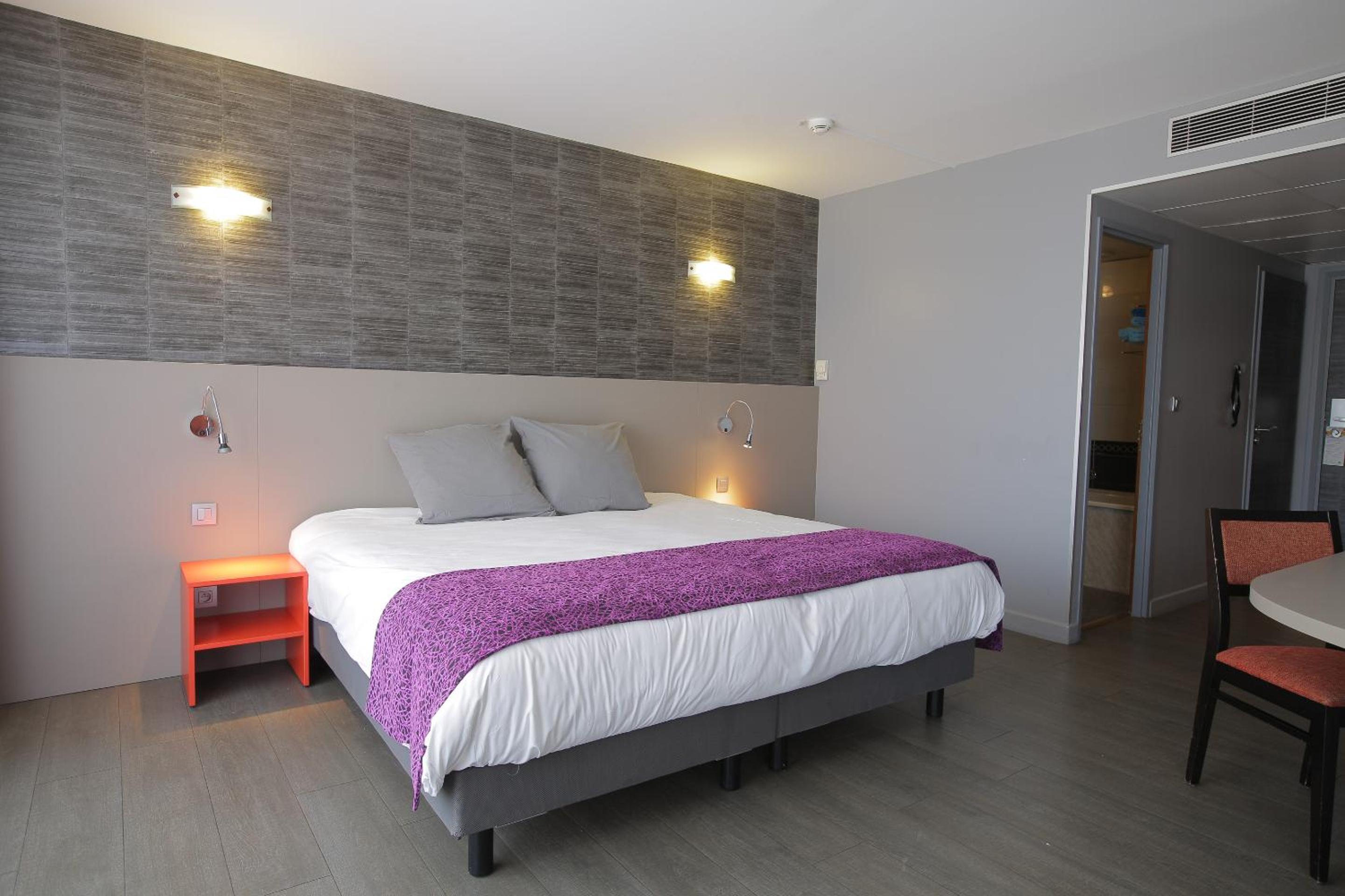 Double Room with Mountain View and Spa Access photo 2