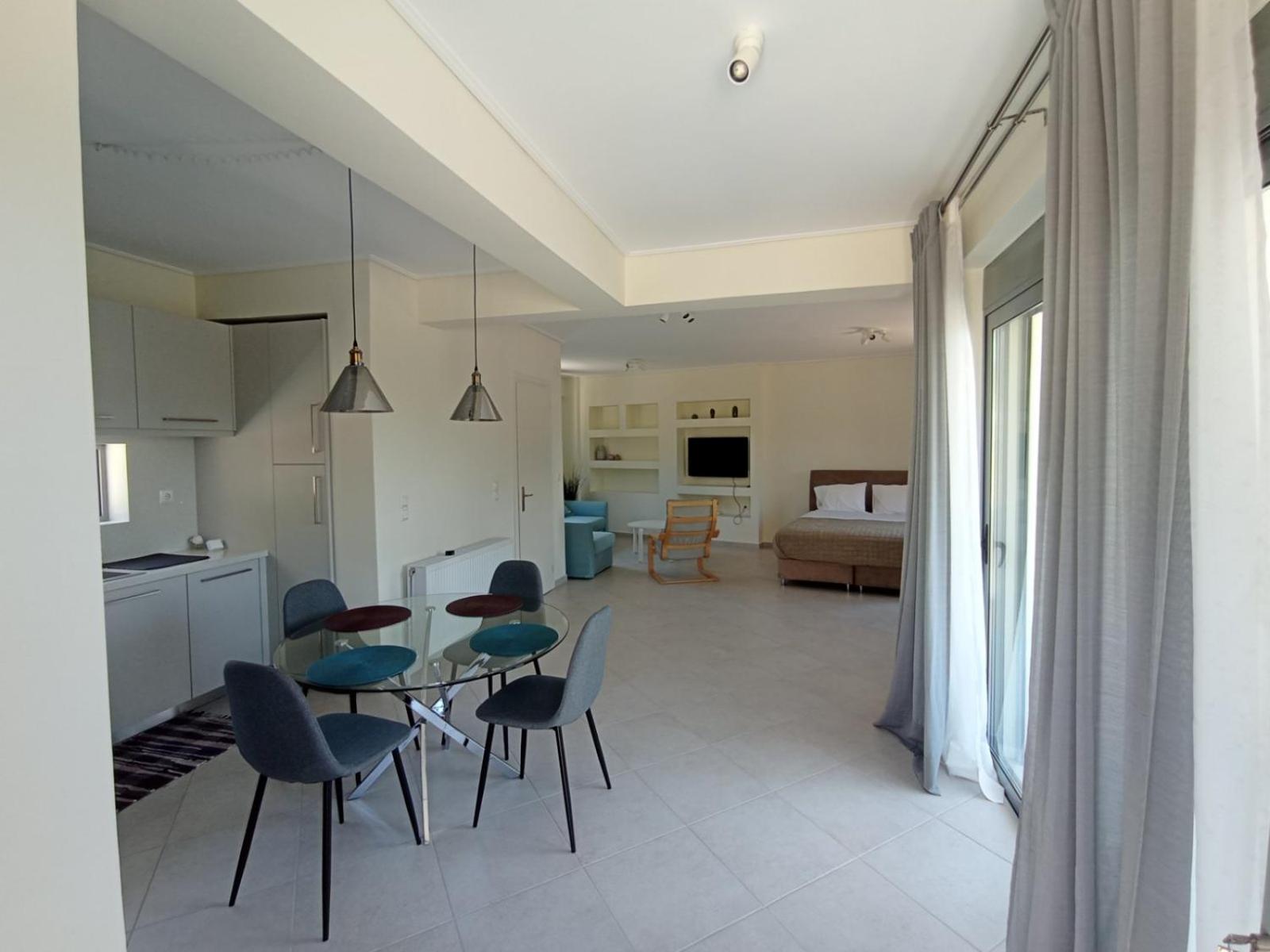 One-Bedroom Apartment - Photo 1