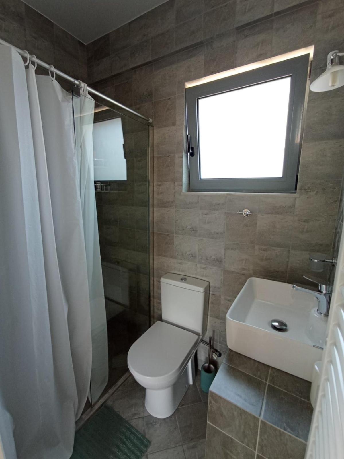 One-Bedroom Apartment - Photo 8