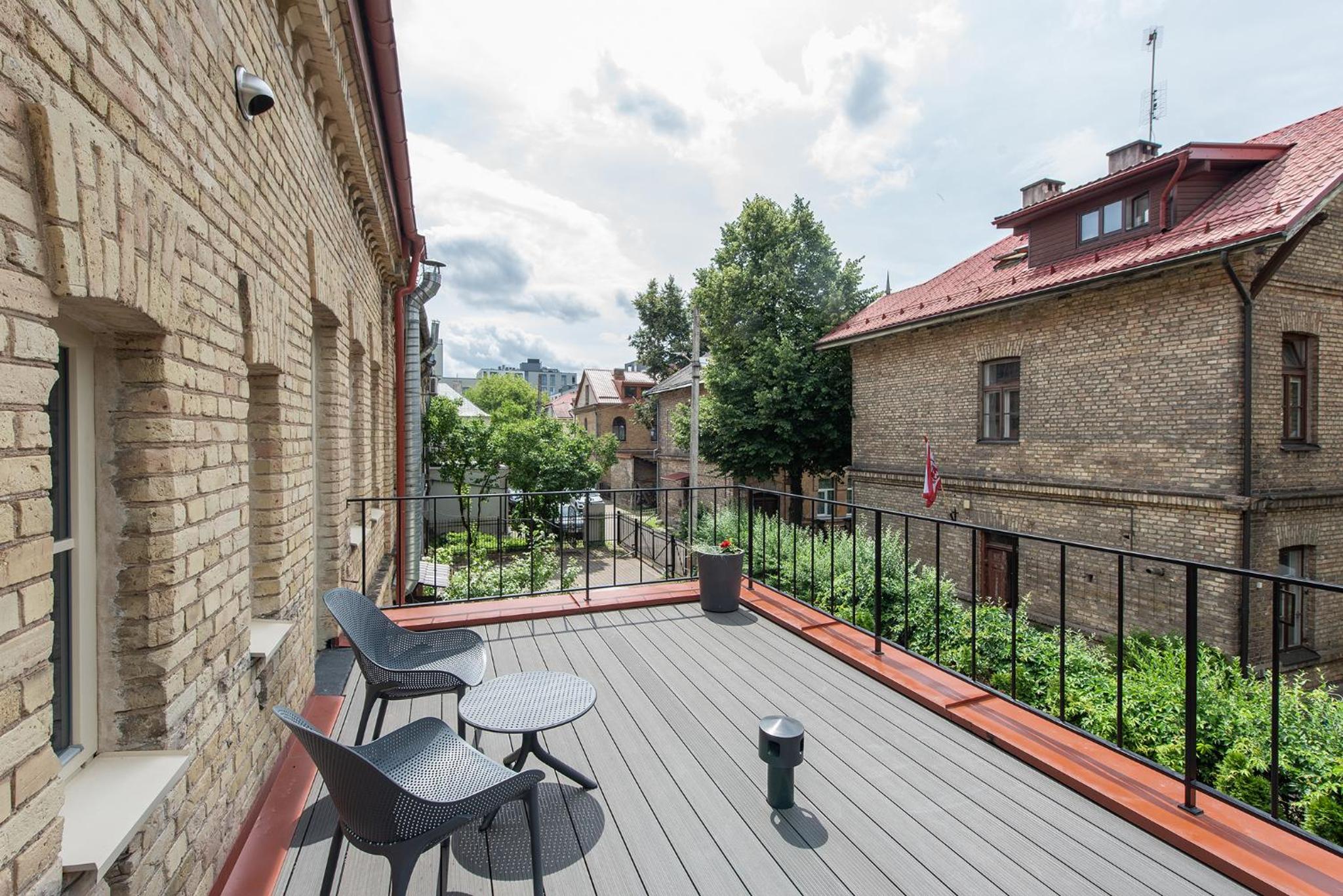 Studio with Balcony photo 3