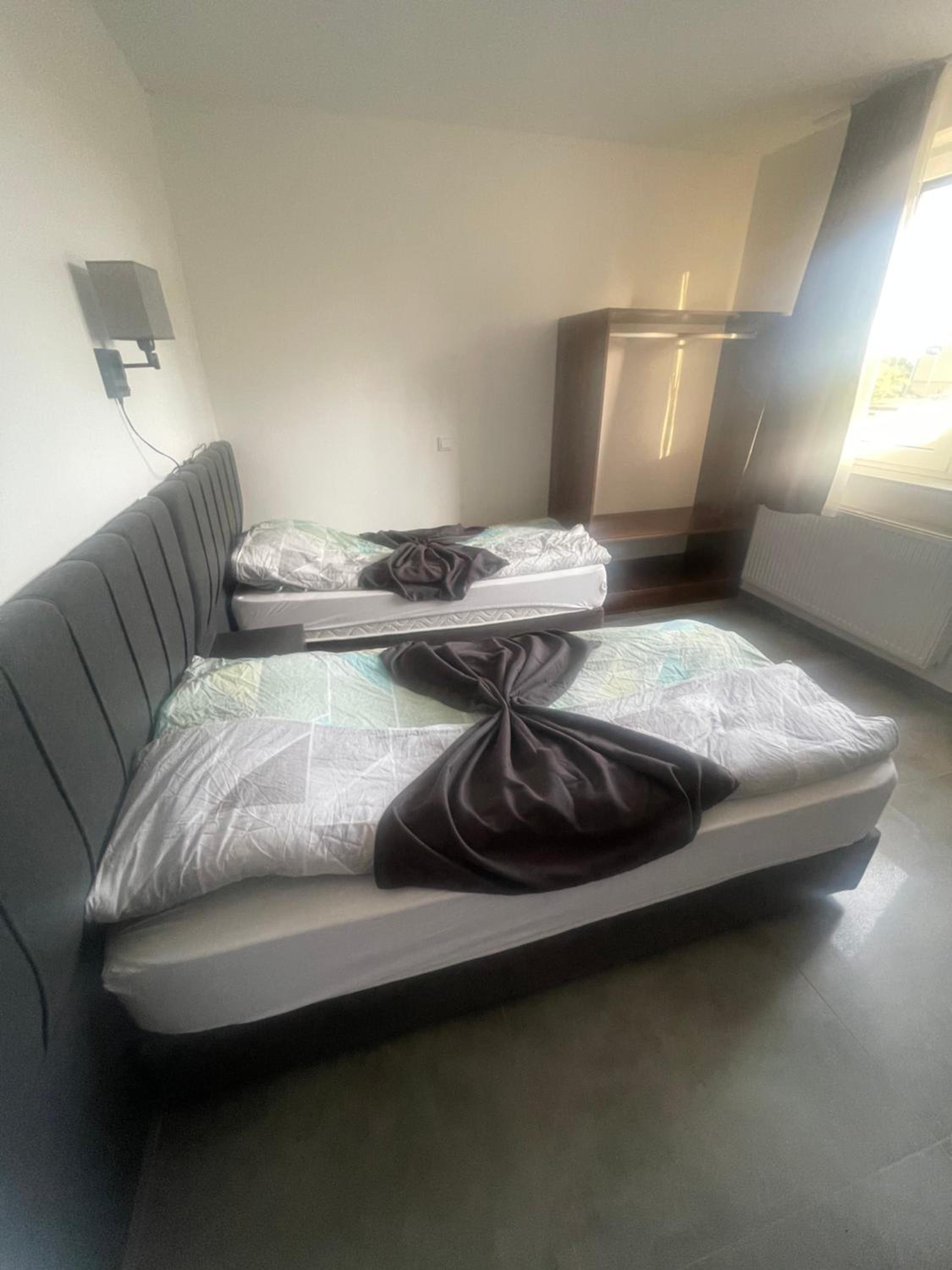 Double Room - Photo 2