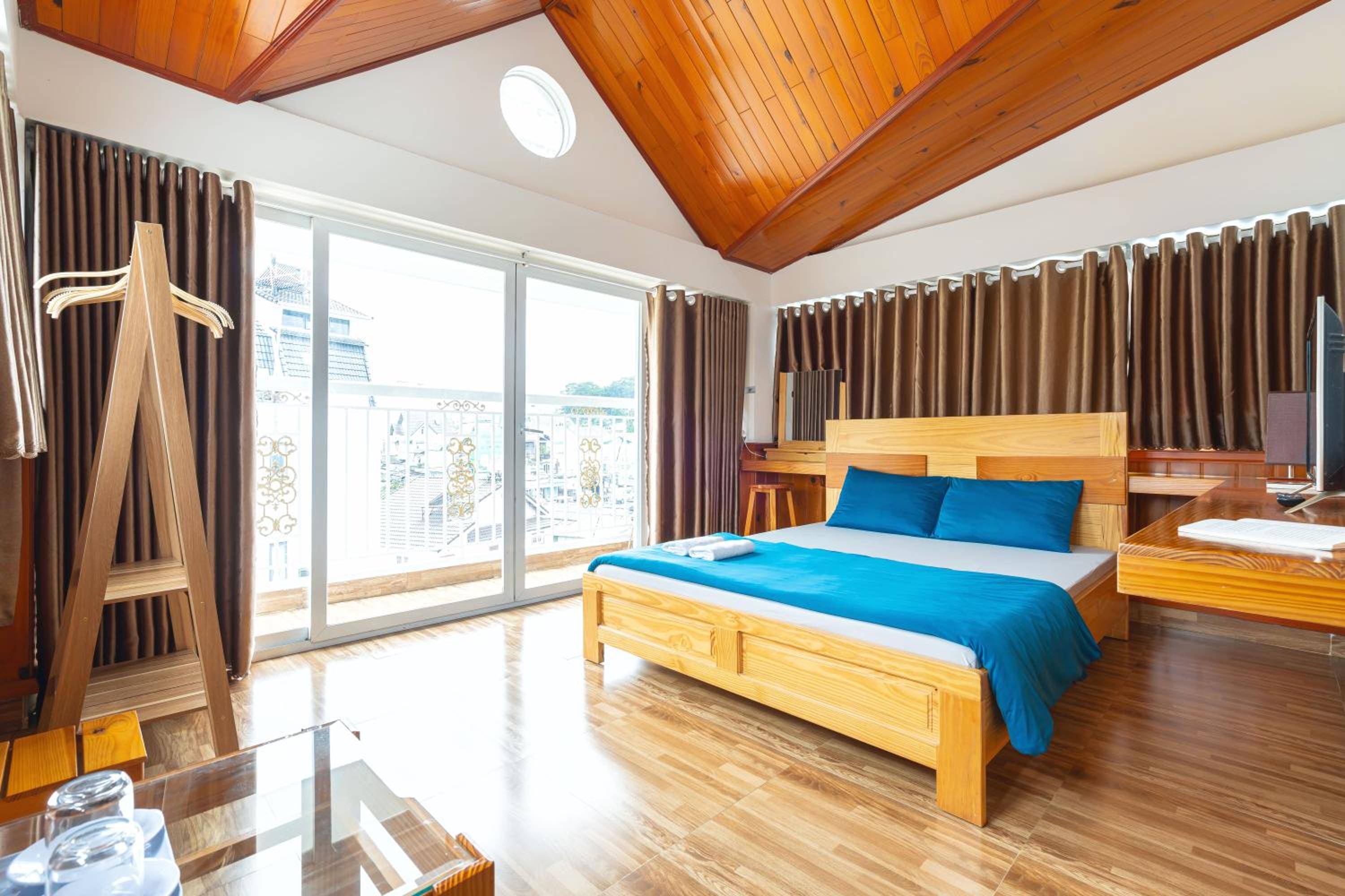 Double Room with Balcony (2 Adults + 1 Child)