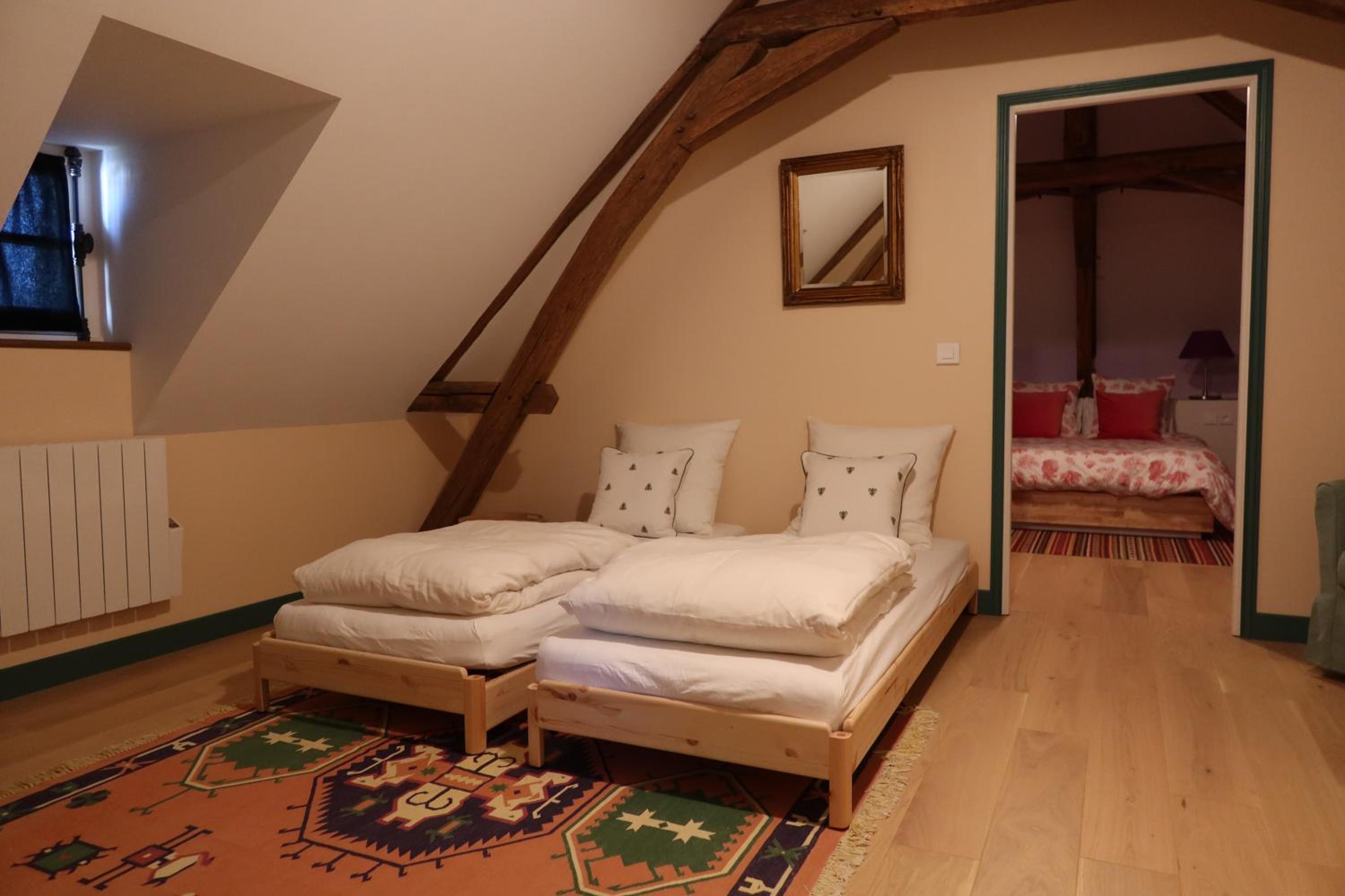 One-Bedroom Suite - Photo 2