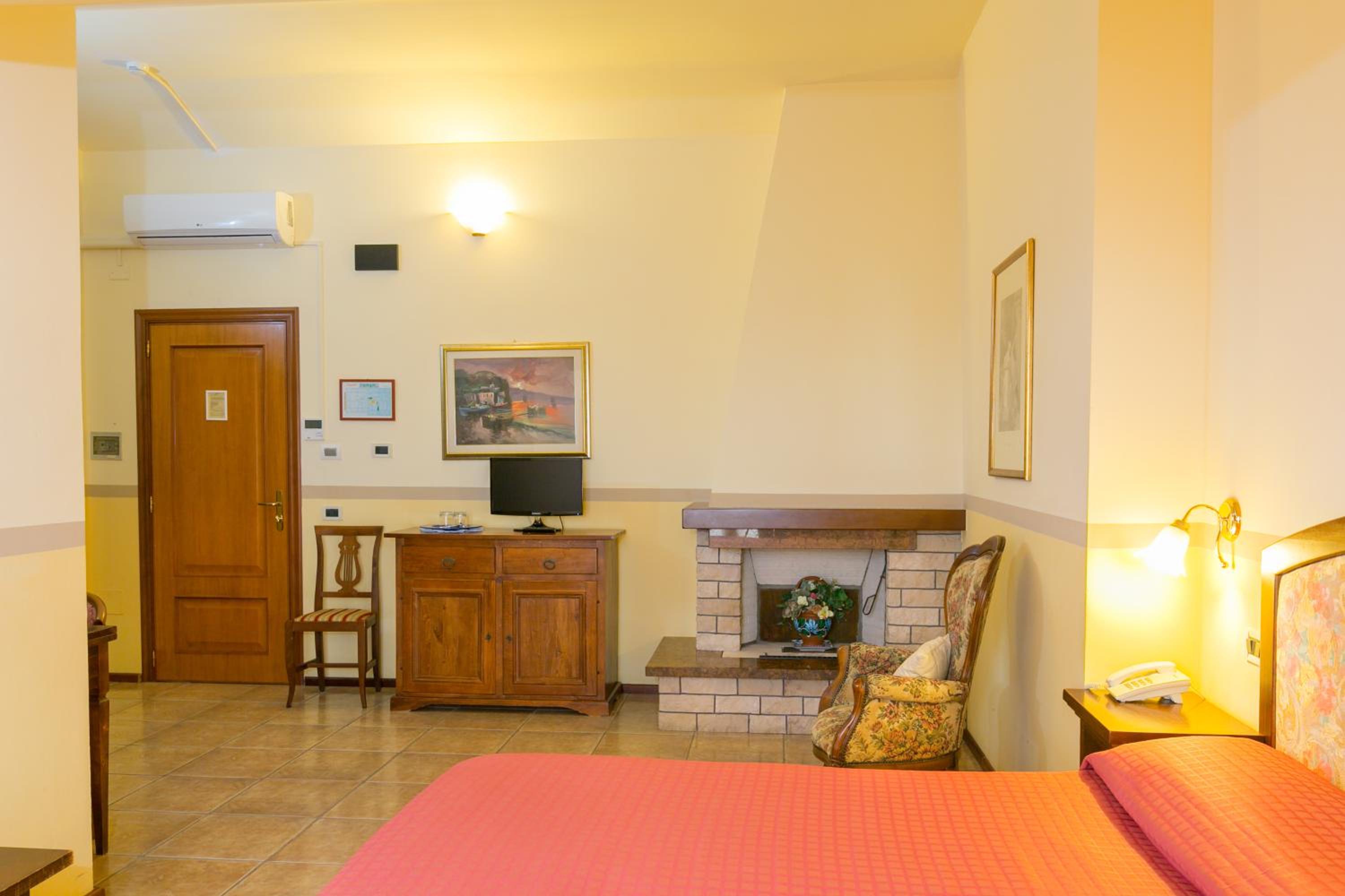 Superior Double or Twin Room photo 2