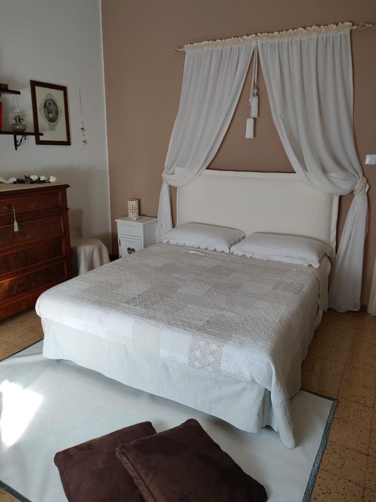 Large Double Room photo 2