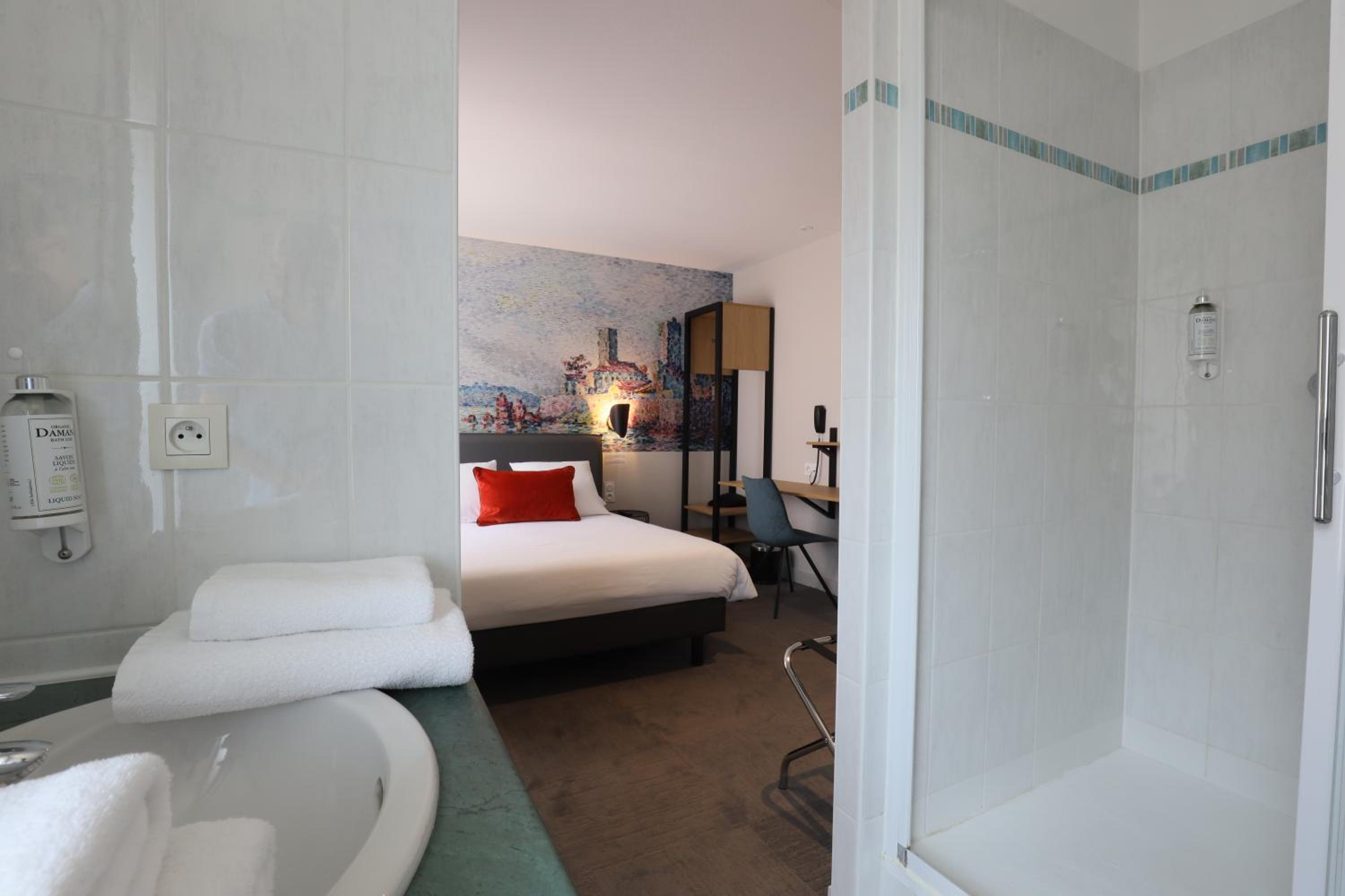 Standard Double Room - Photo 6