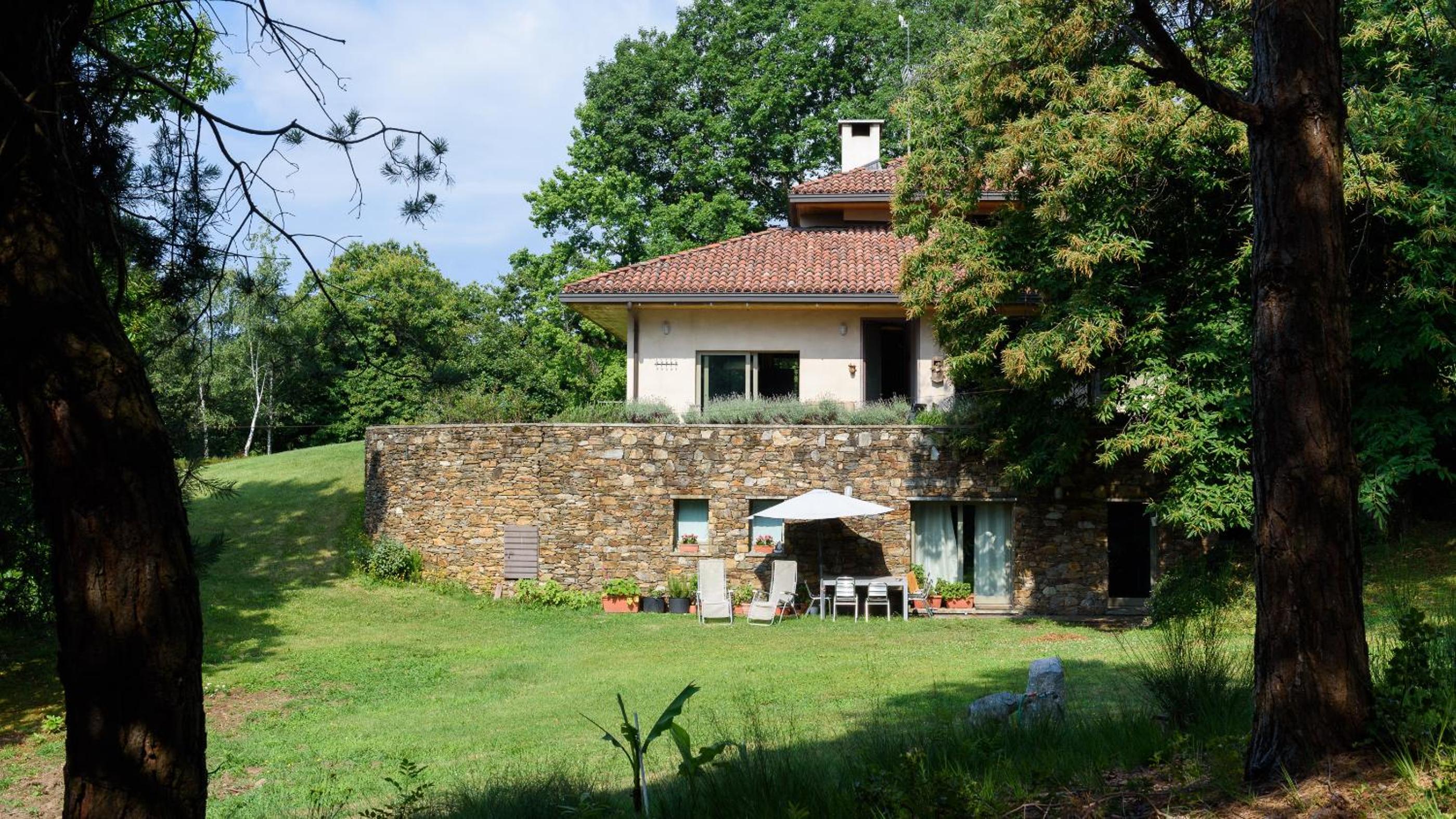 Villa photo 2