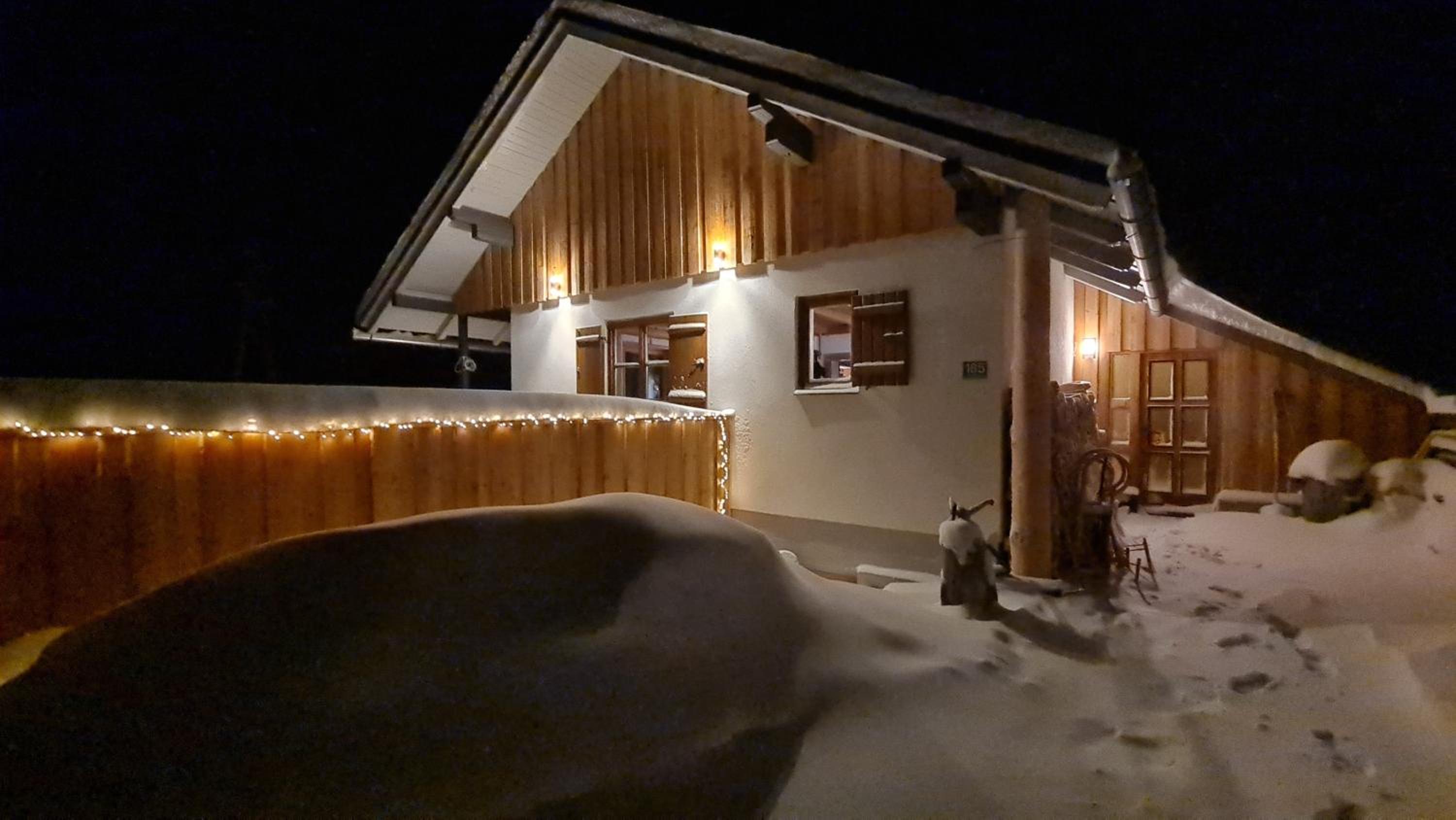 Three-Bedroom Chalet photo 3