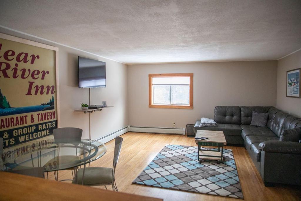 Deluxe Queen Suite