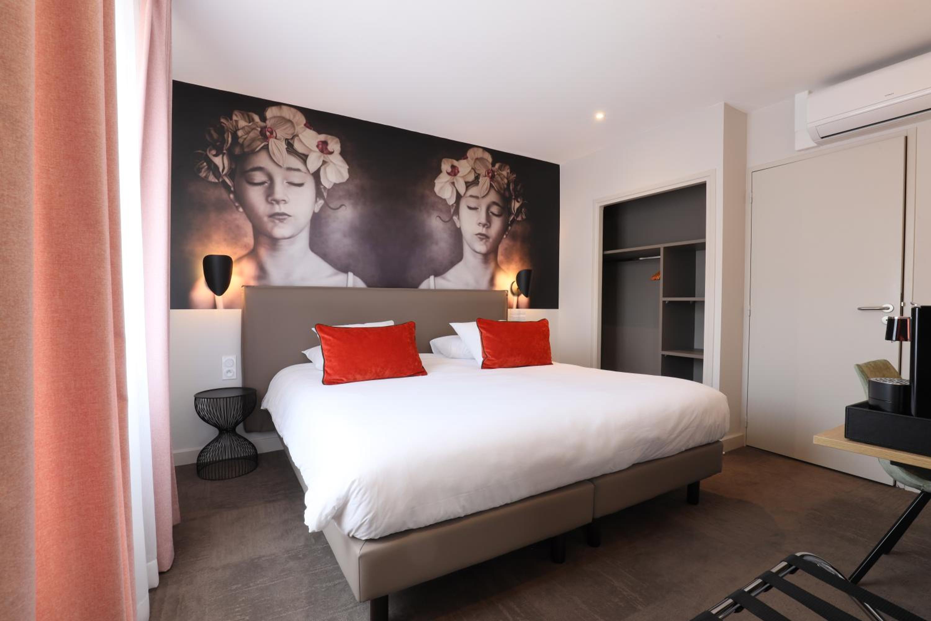 Superior Double or Twin Room - Photo 10