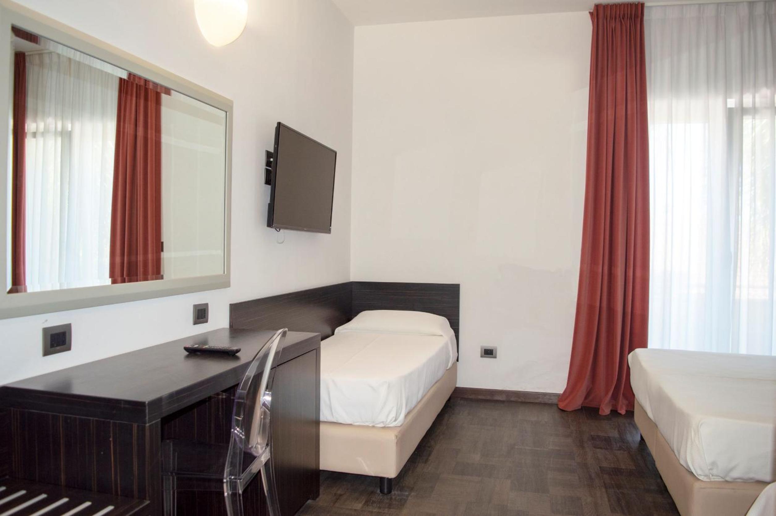 Elegance Quadruple Room Dependence photo 3