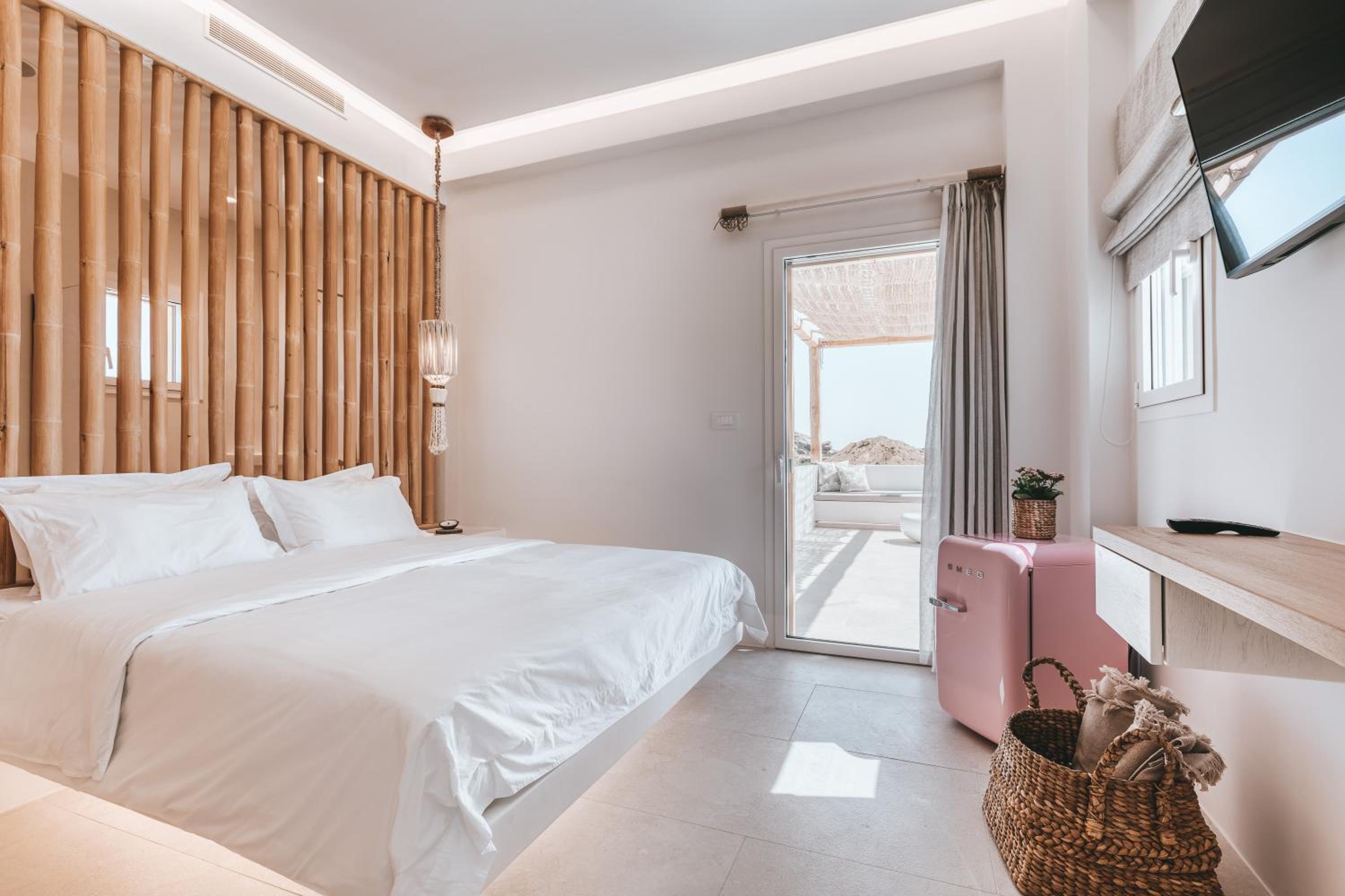Villa 2 Bedrooms with Private Pool and Jetted Tub photo 2