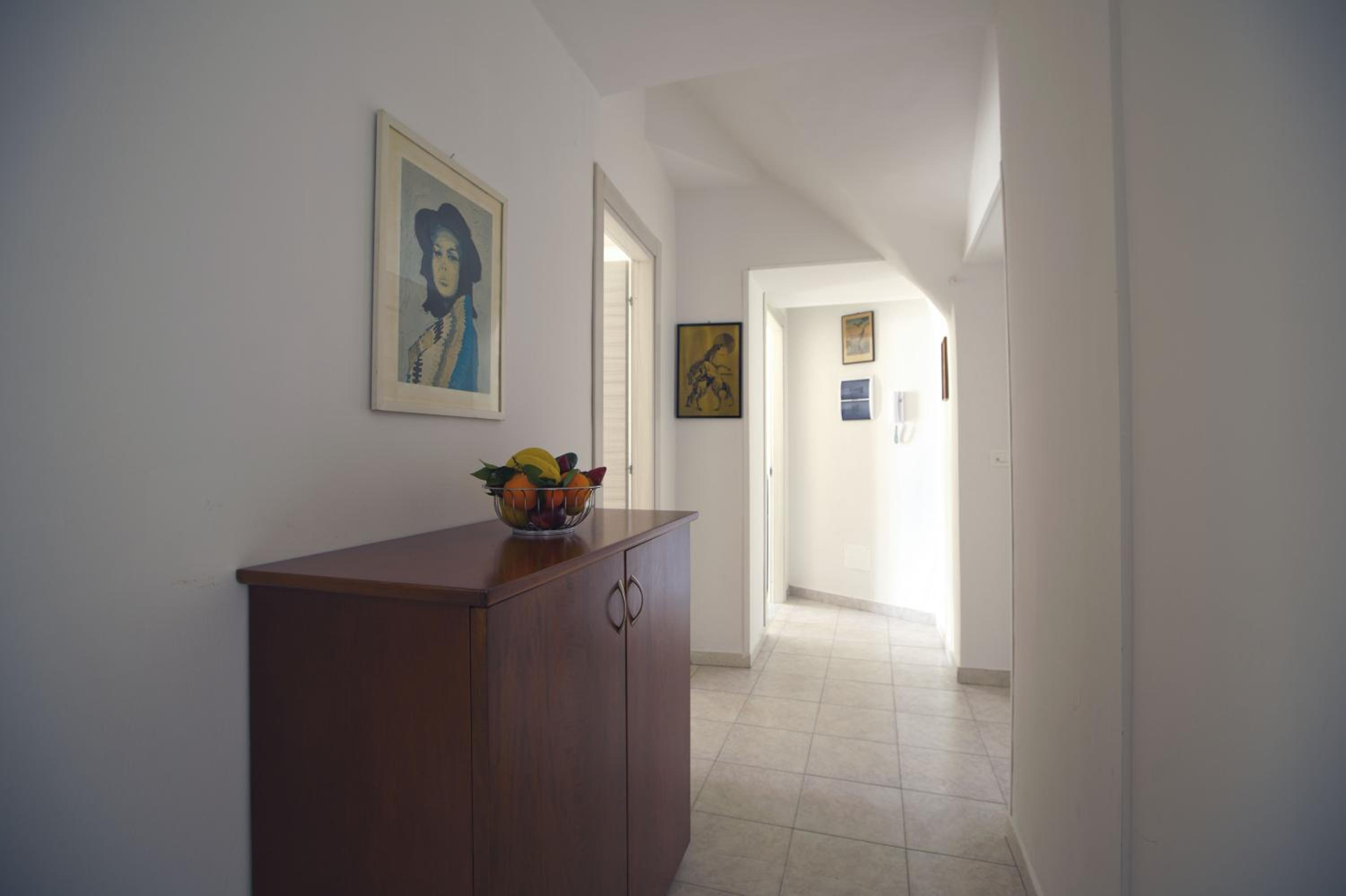 Two-Bedroom Apartment with Balcony and Sea View photo 3