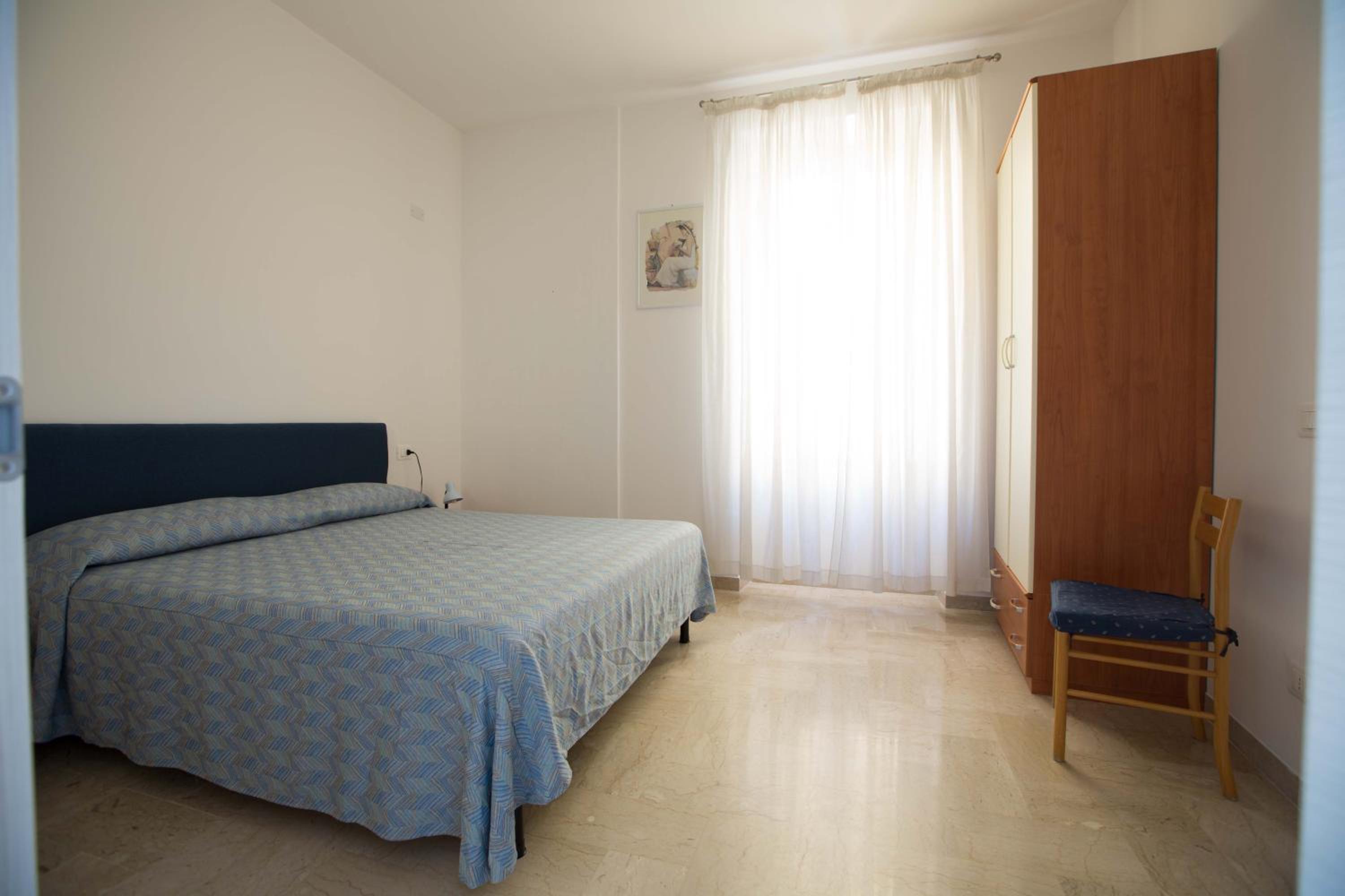 Two-Bedroom Apartment with Balcony and Sea View photo 2
