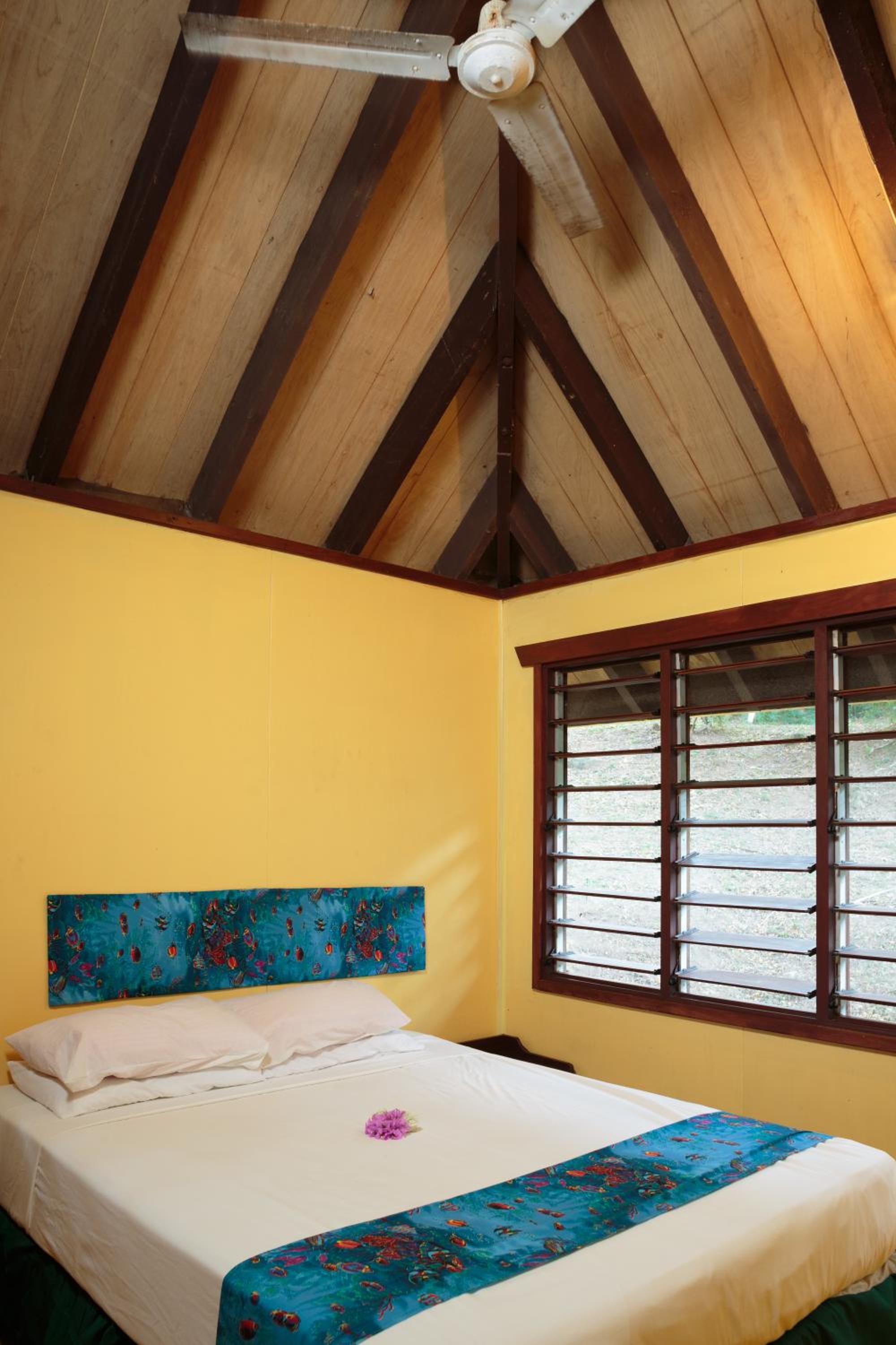 Two Bedroom Beachfront Bungalow photo 5