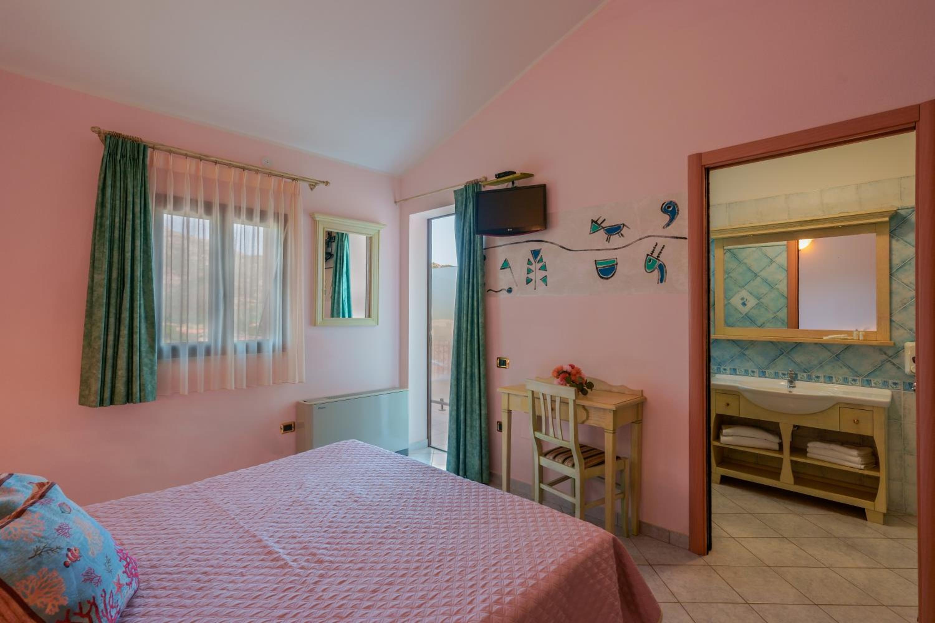 Superior Triple Room photo 3
