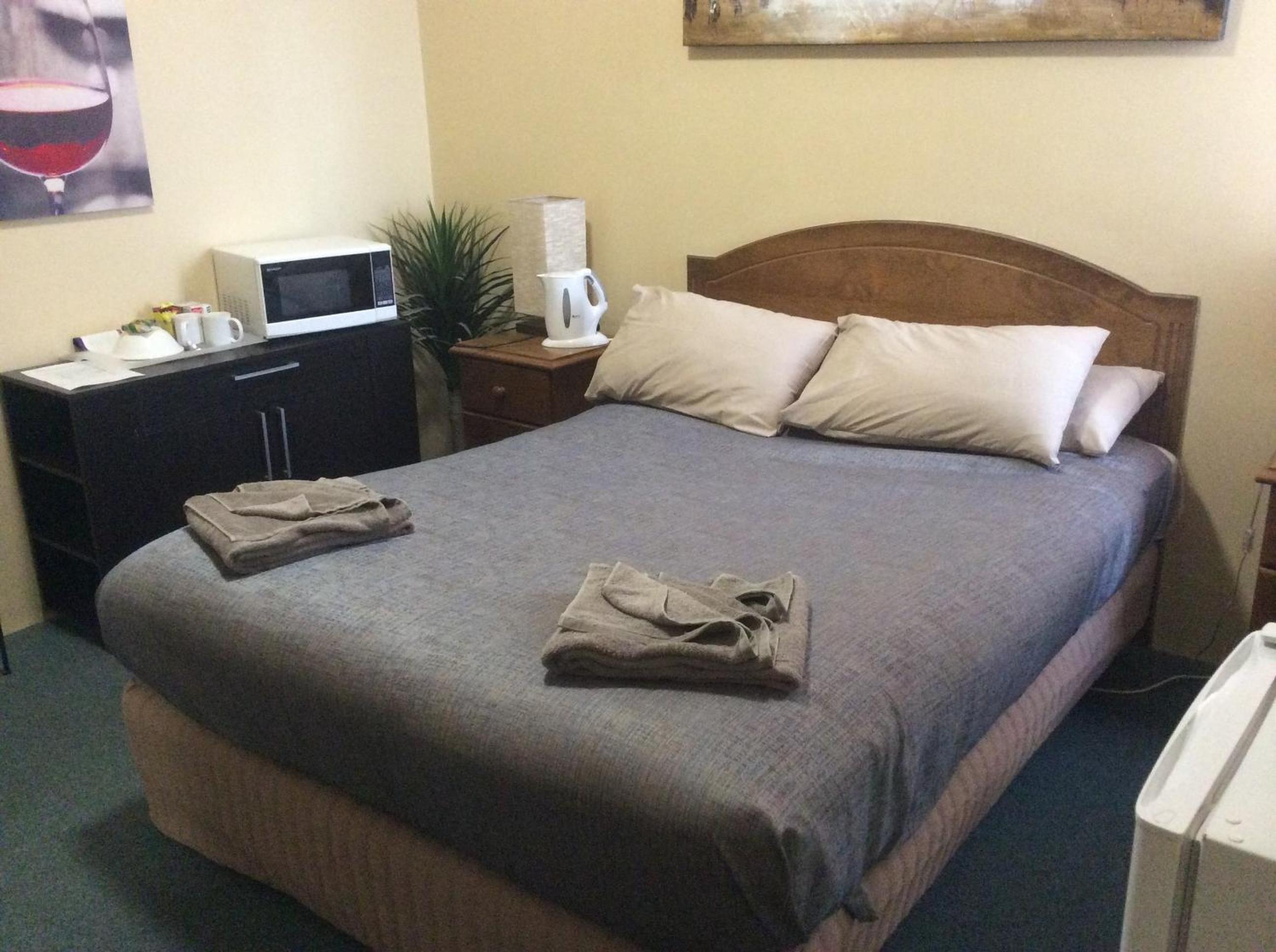 Standard Queen Room photo 2