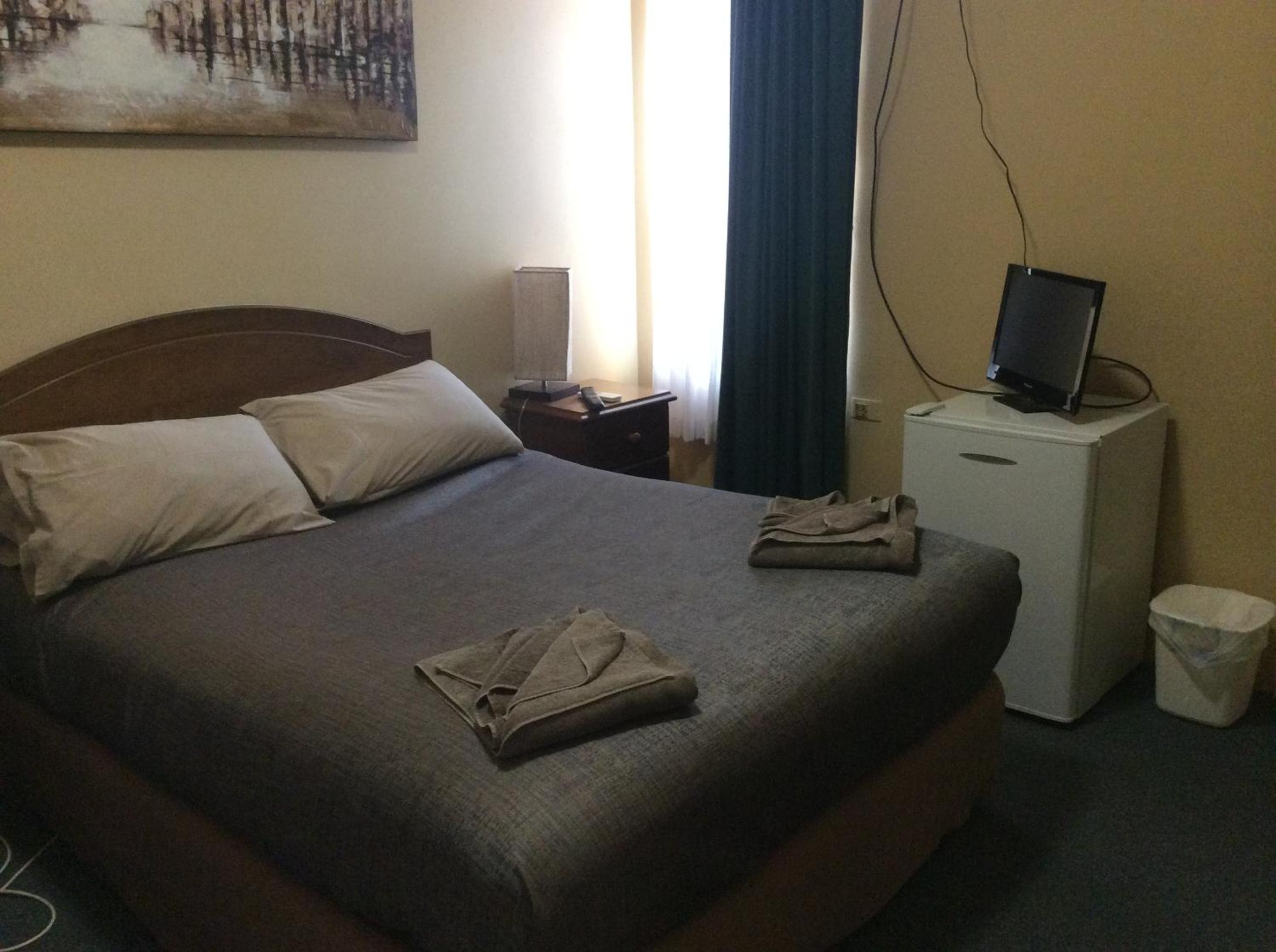 Standard Queen Room photo 3