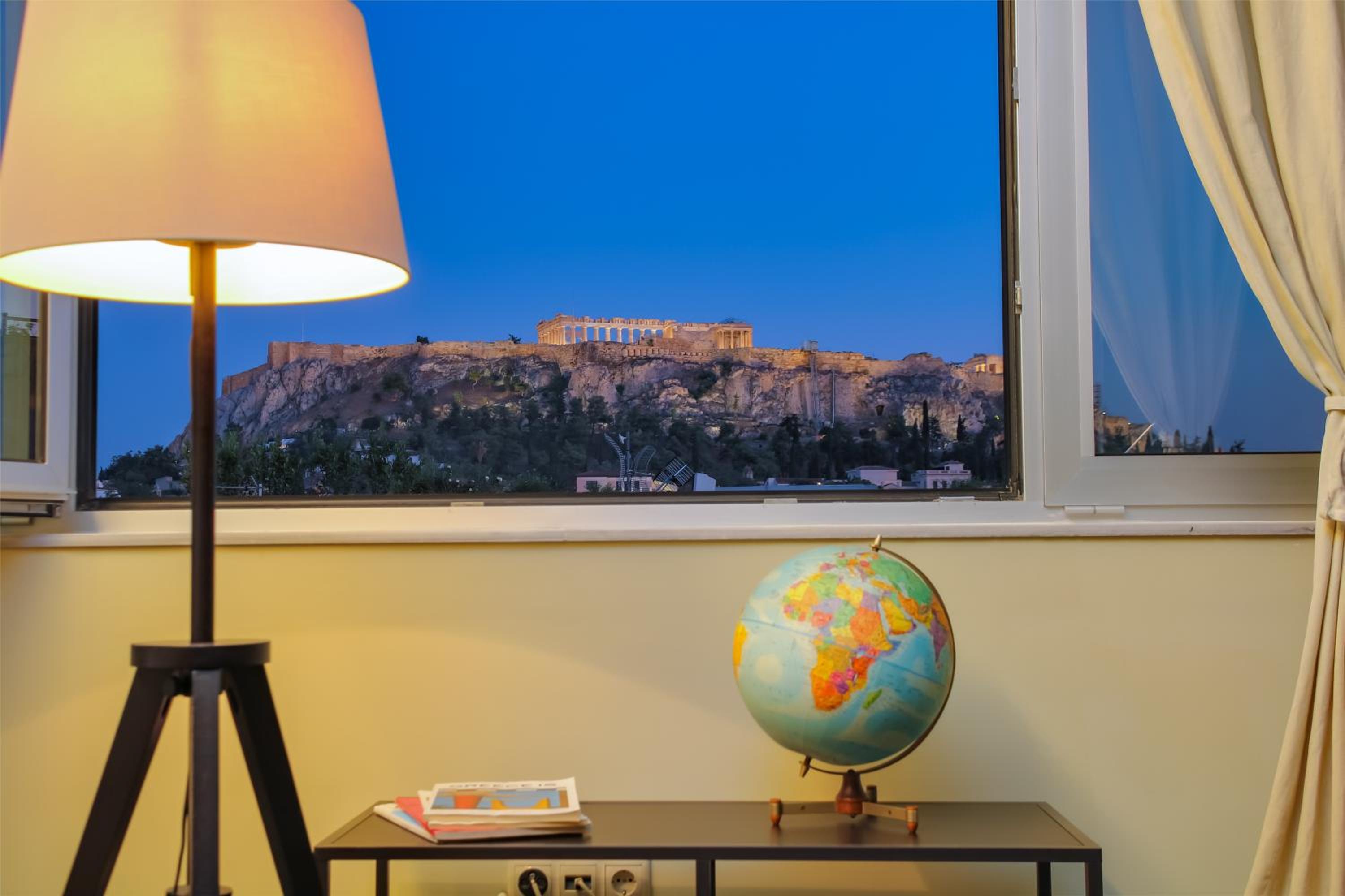 Deluxe Suite with Acropolis View photo 3