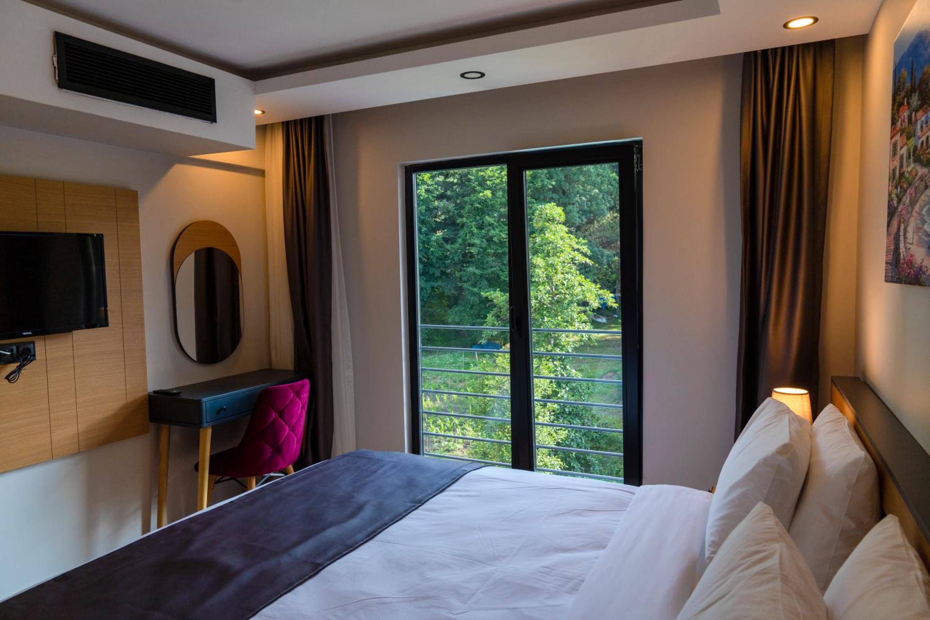 Superior Suite - Photo 20