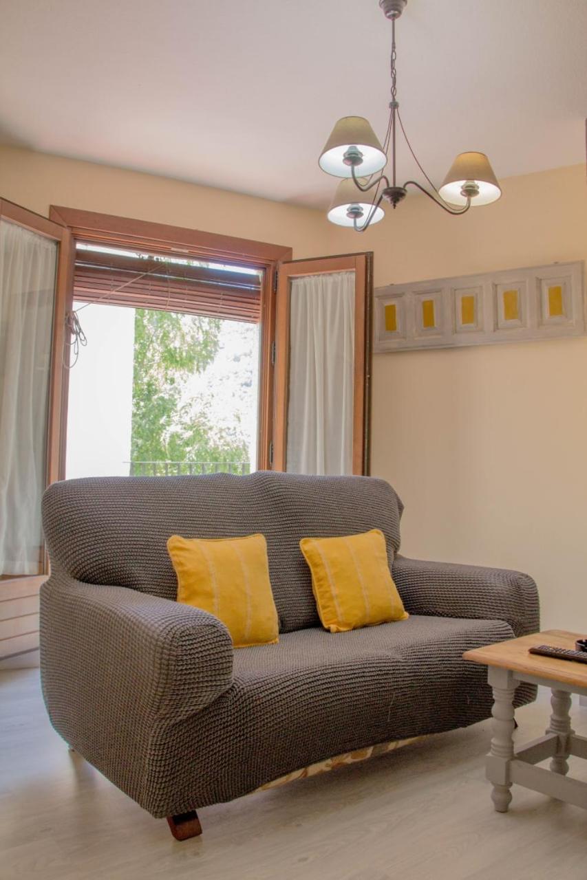 One-Bedroom Apartment with Mountain View (2 Adults) photo 3