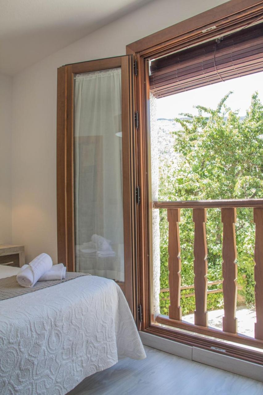 One-Bedroom Apartment with Mountain View (2 Adults) photo 2