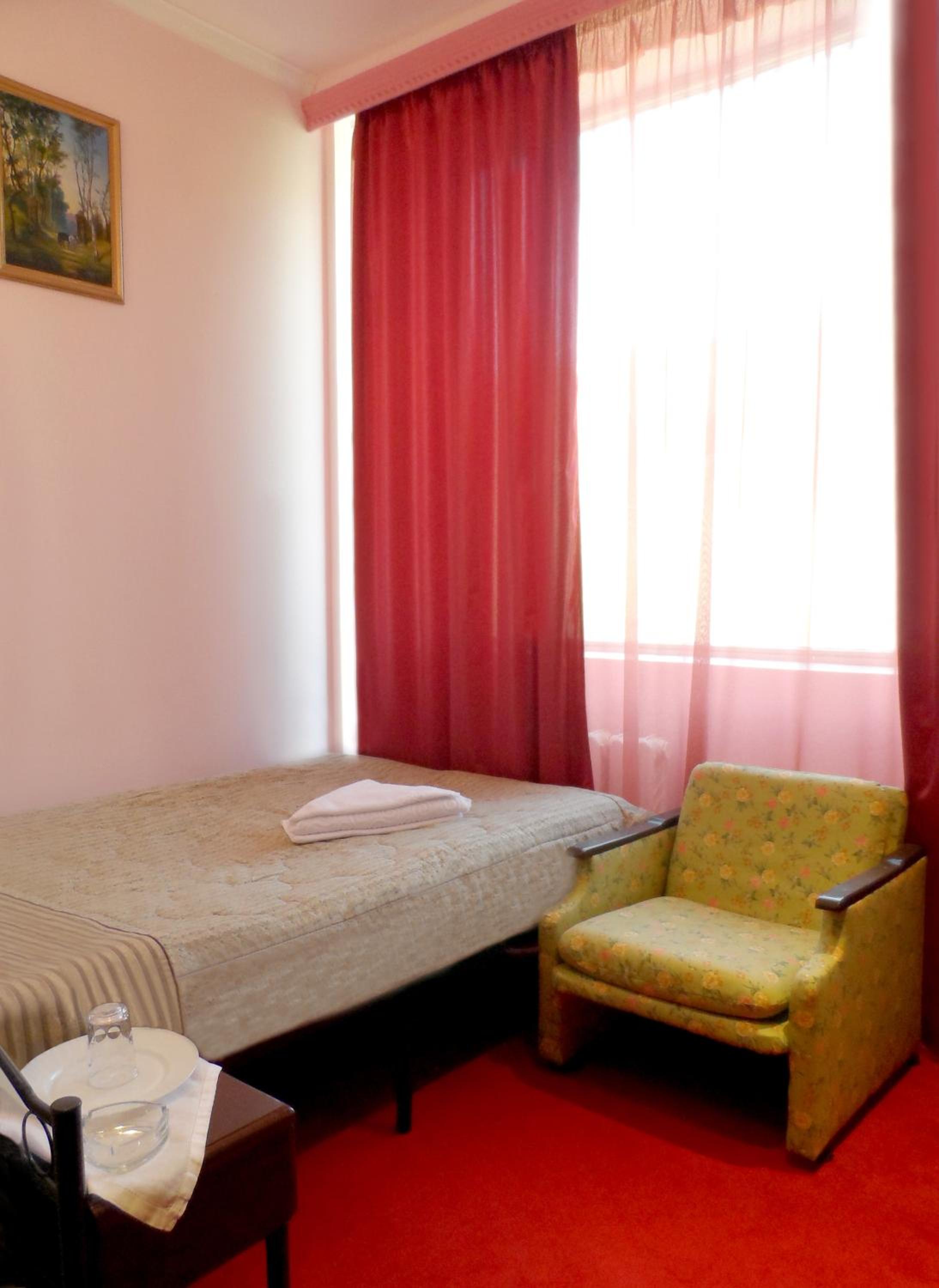 Comfort Single Room - Treatment Included photo 2