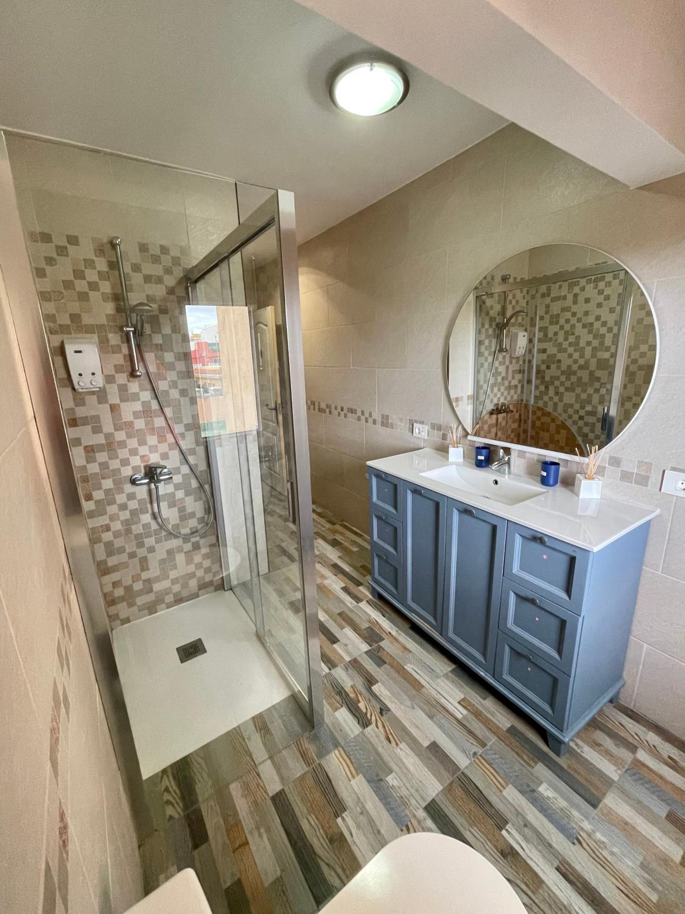 Twin Room with Shared Bathroom photo 3
