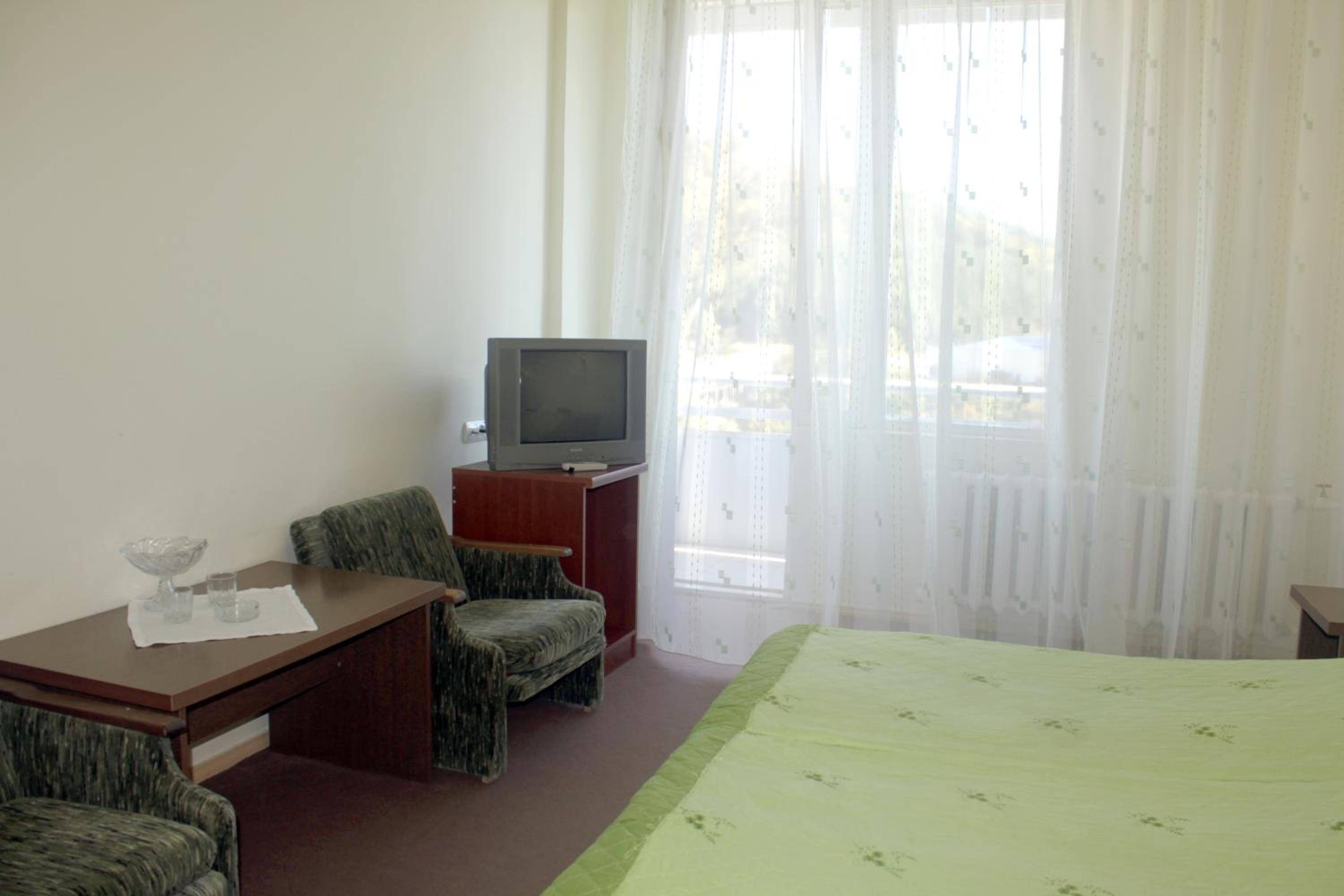 Standard Triple Room - Treatment Included photo 3