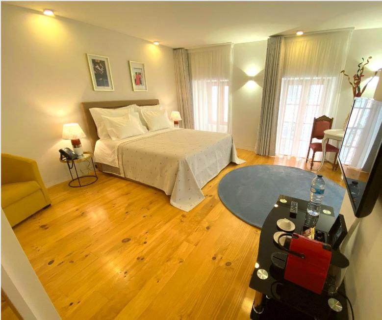 Deluxe Studio