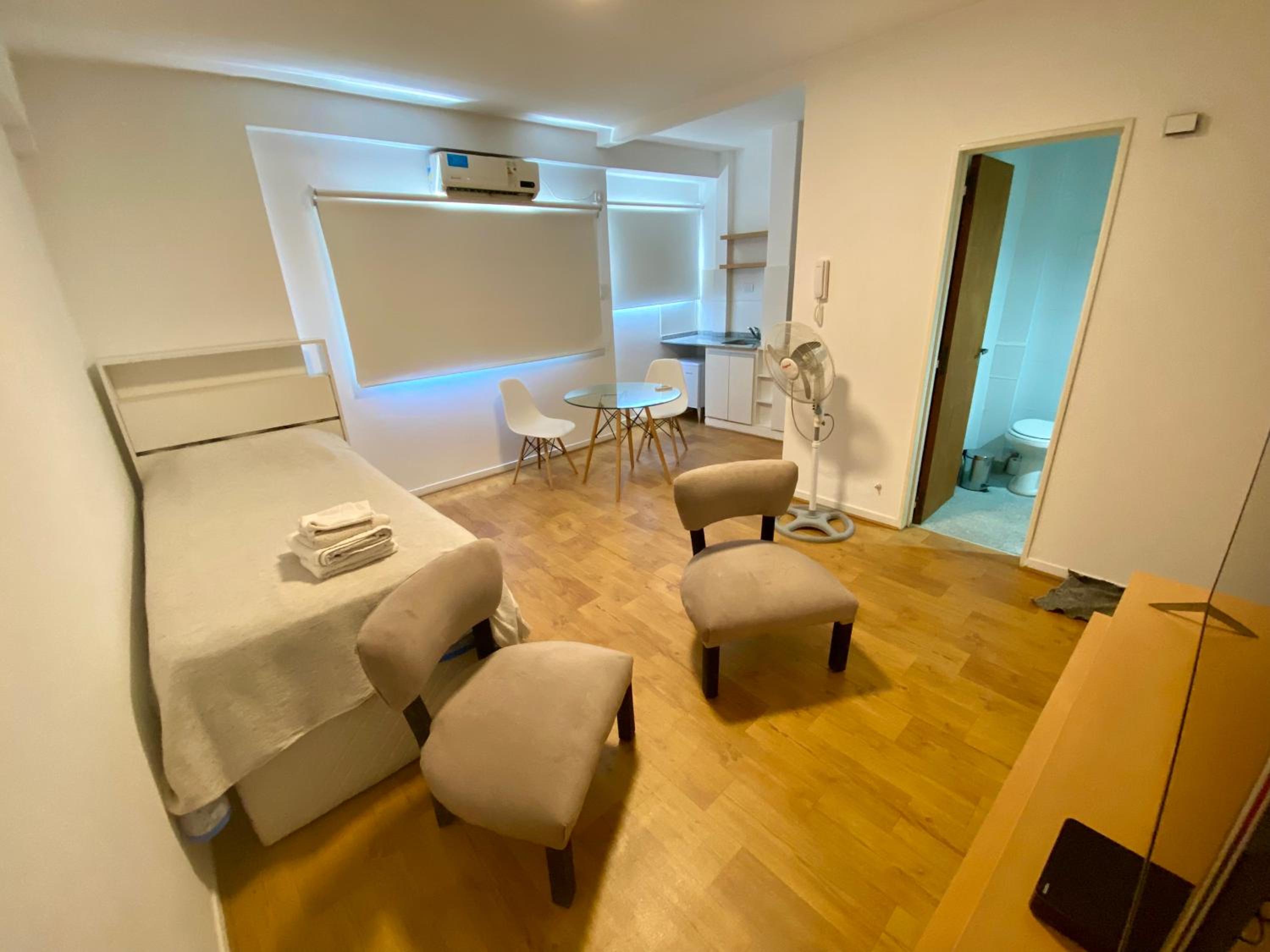 One-Bedroom Apartment photo 1