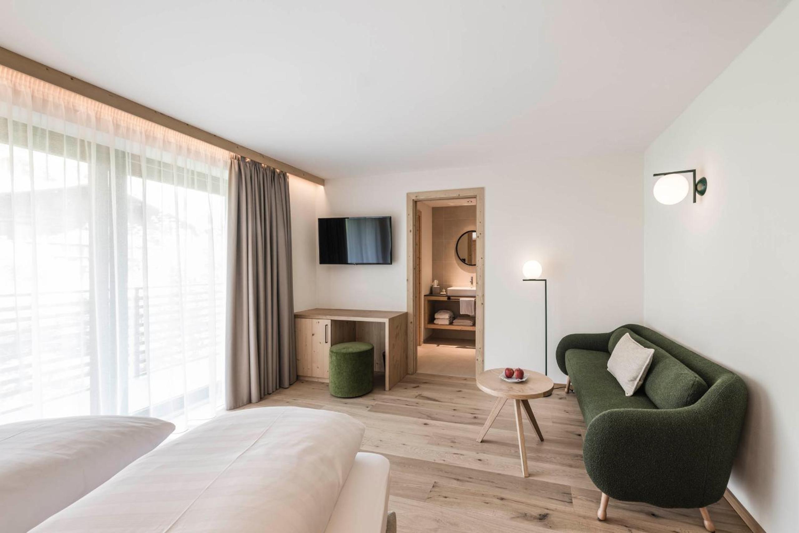 Superior Deluxe Double or Twin Room photo 3