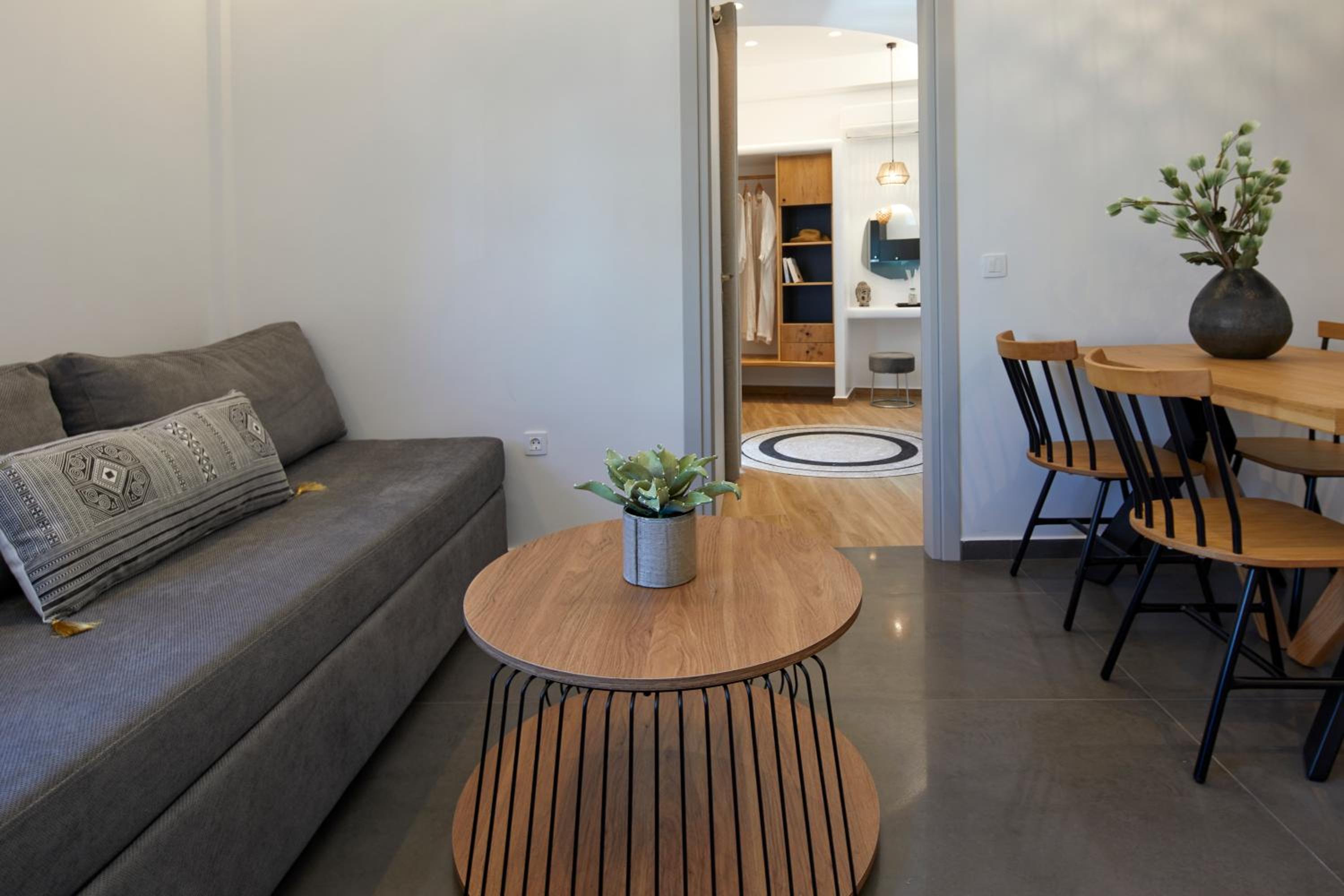 One-Bedroom Apartment