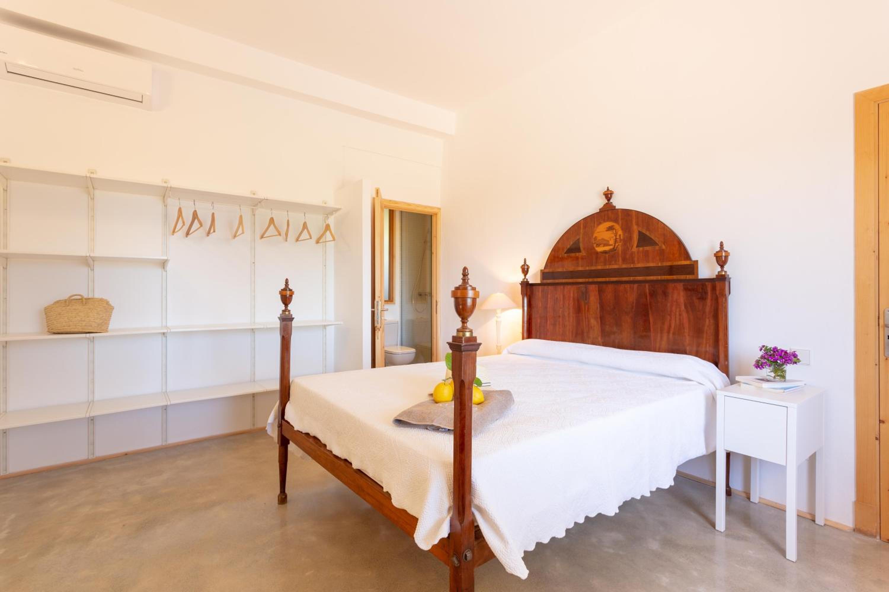 Villa photo 2