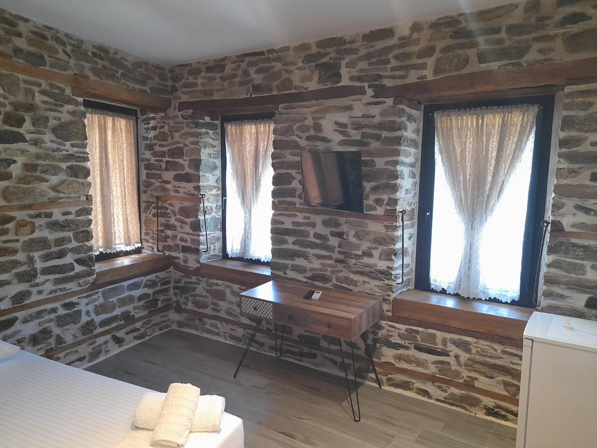 Double Room with Mountain View - Photo 1