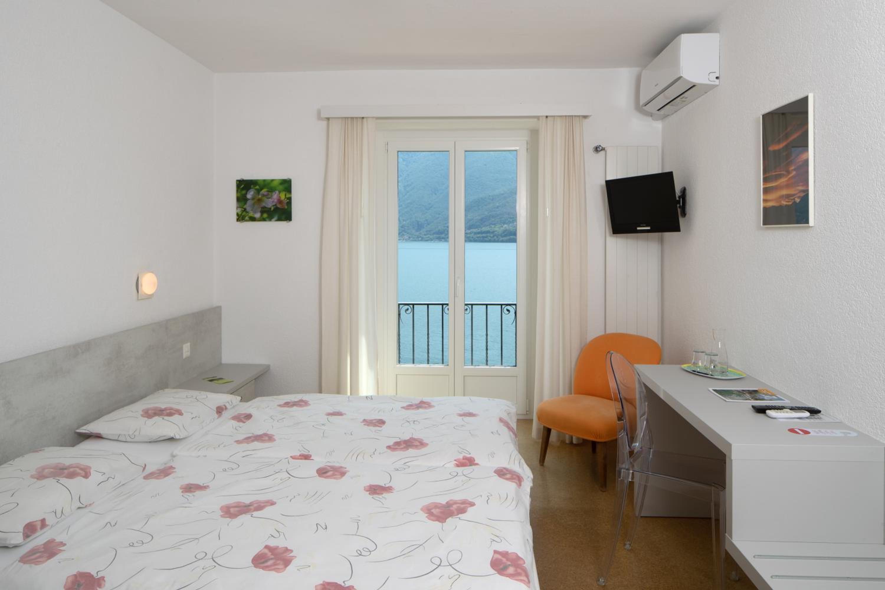 Economy Double Room with Lake View
