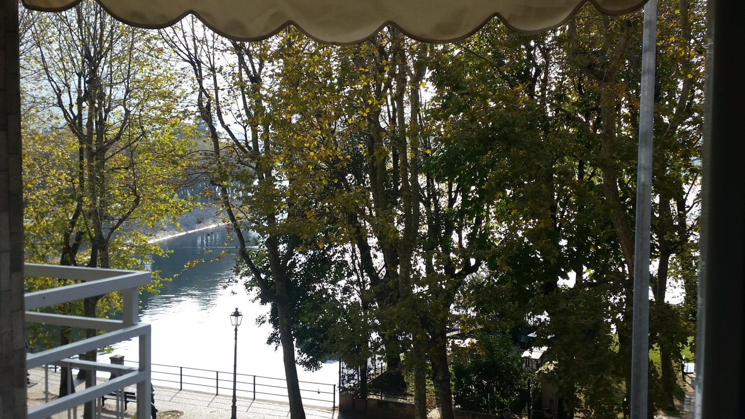 Double or Twin Room with Balcony - Photo 15