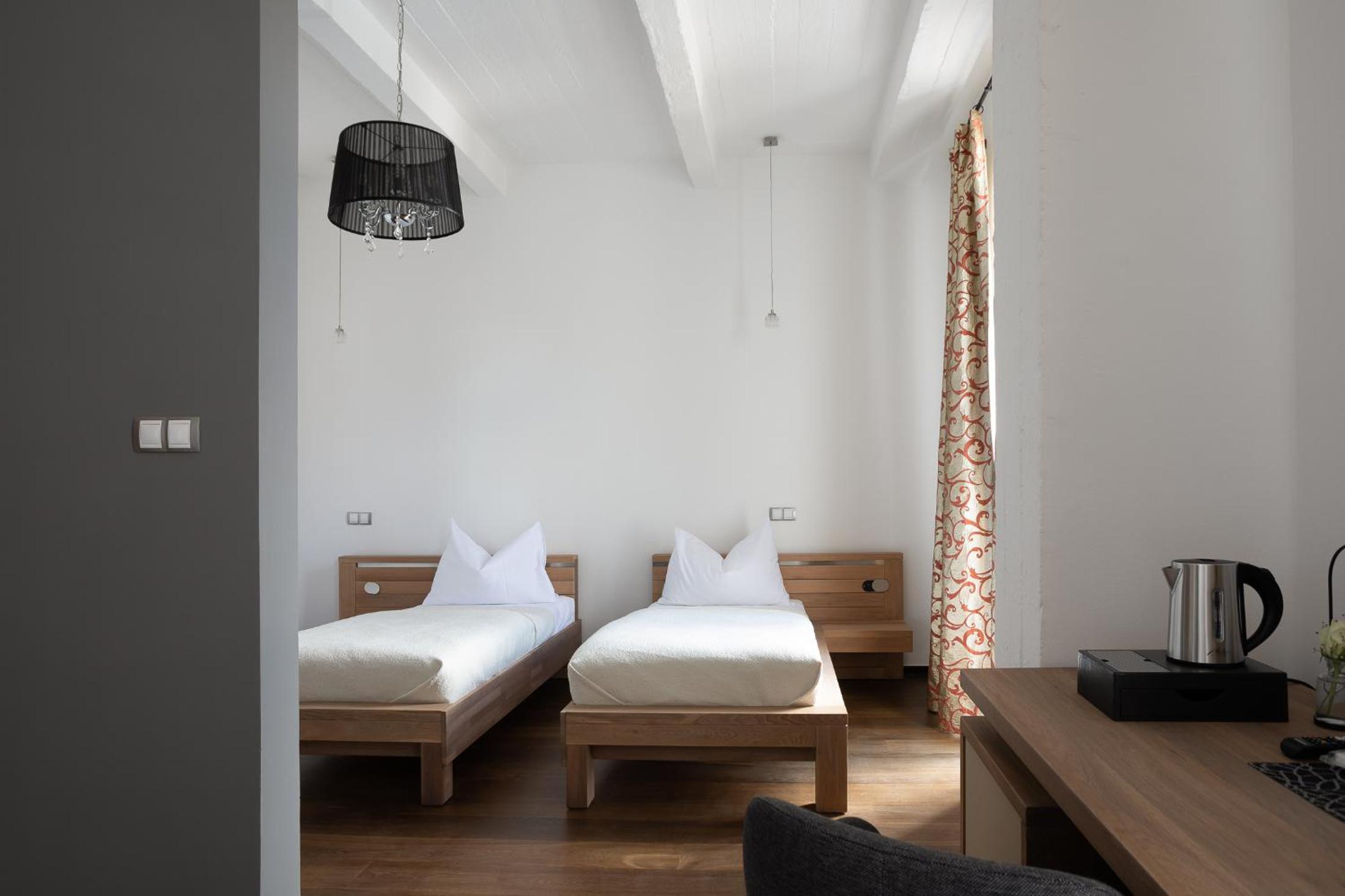 Deluxe Double or Twin Room - Photo 2