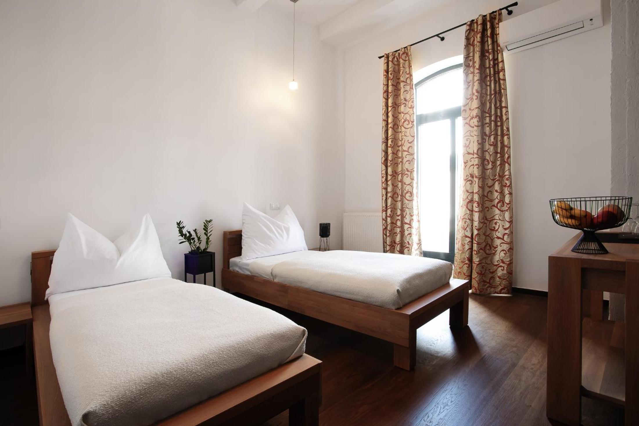 Standard Double or Twin Room - Photo 5