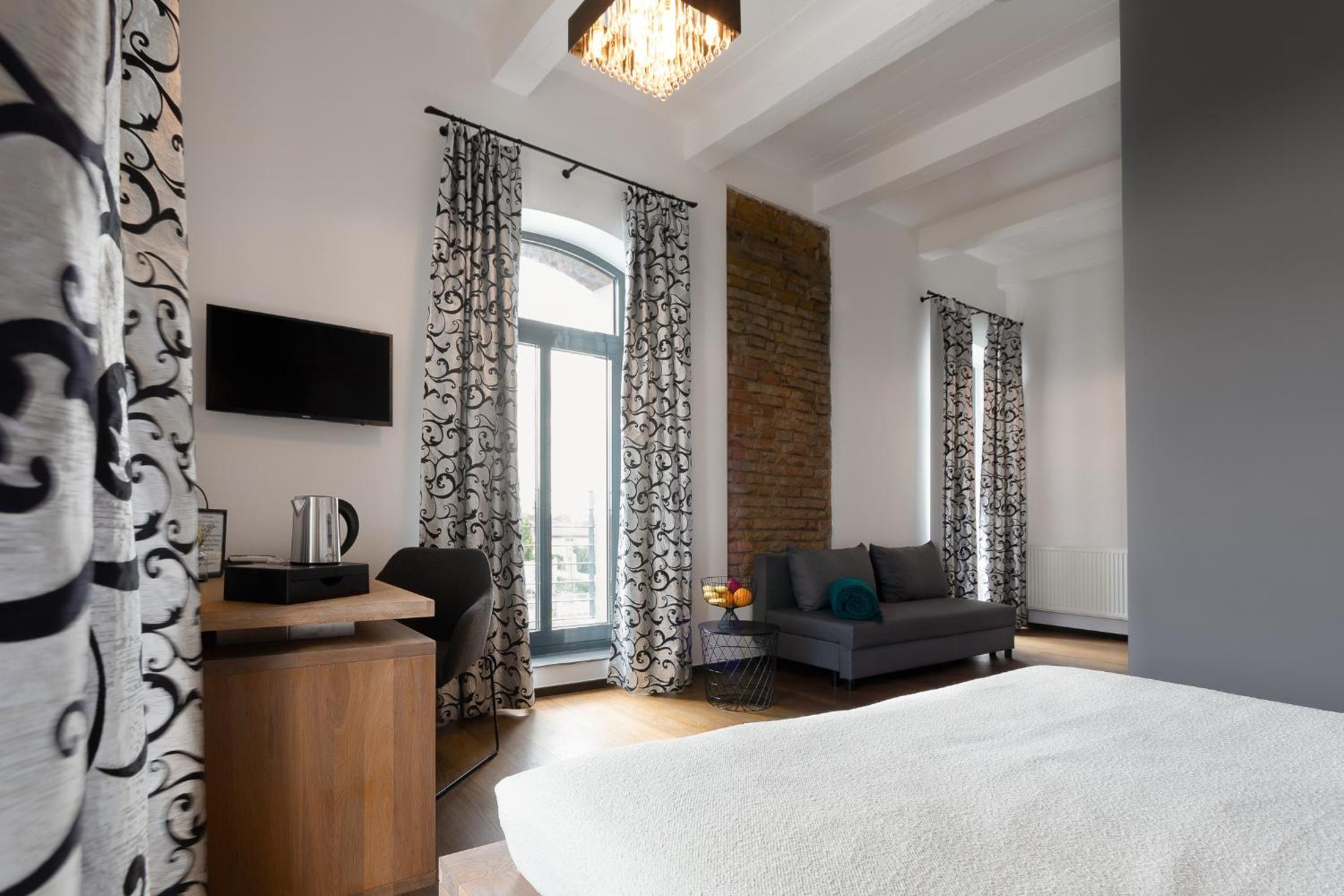 Deluxe Room - Photo 4