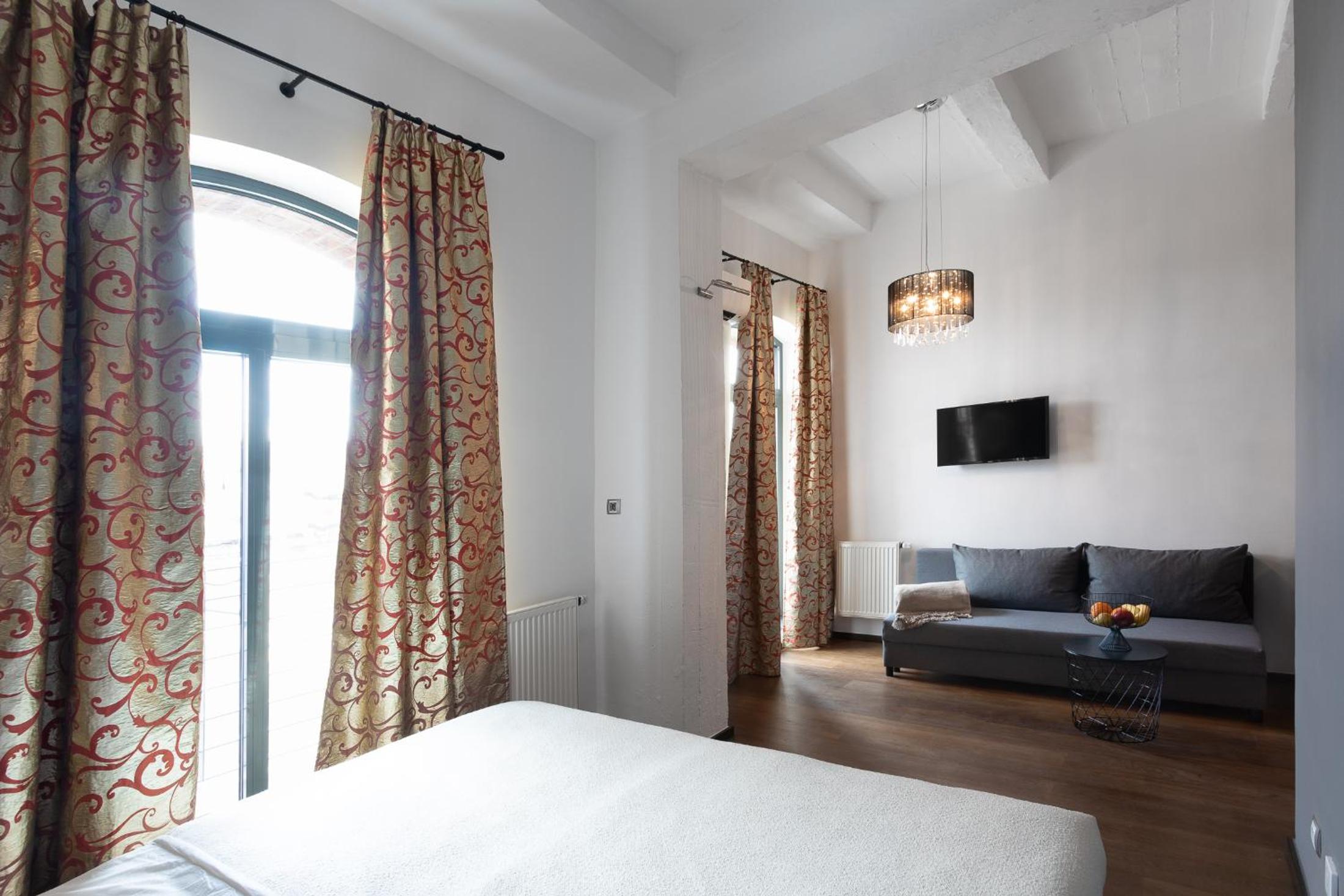 Deluxe Room - Photo 5